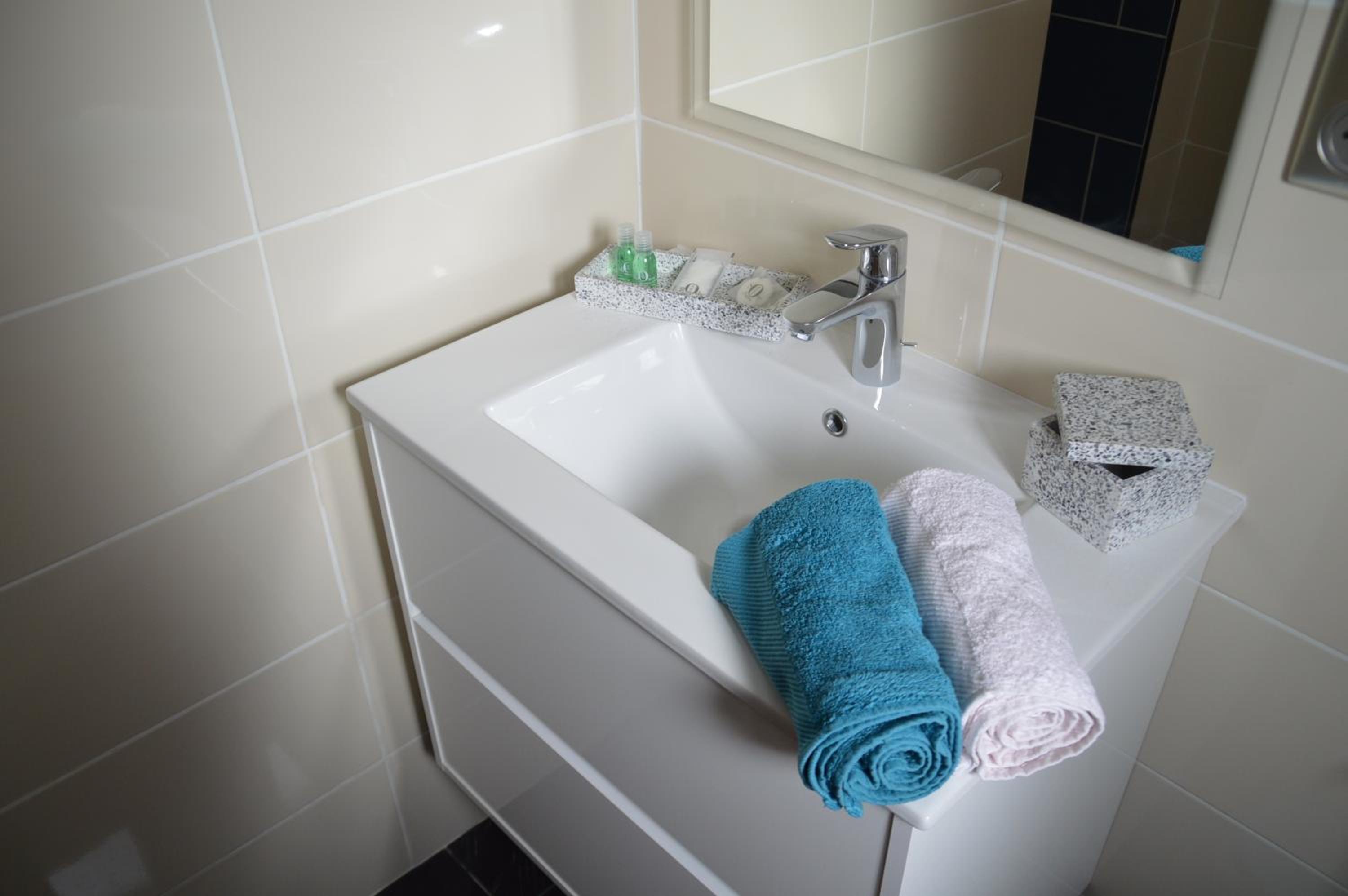 Deluxe Triple Room - Photo 10