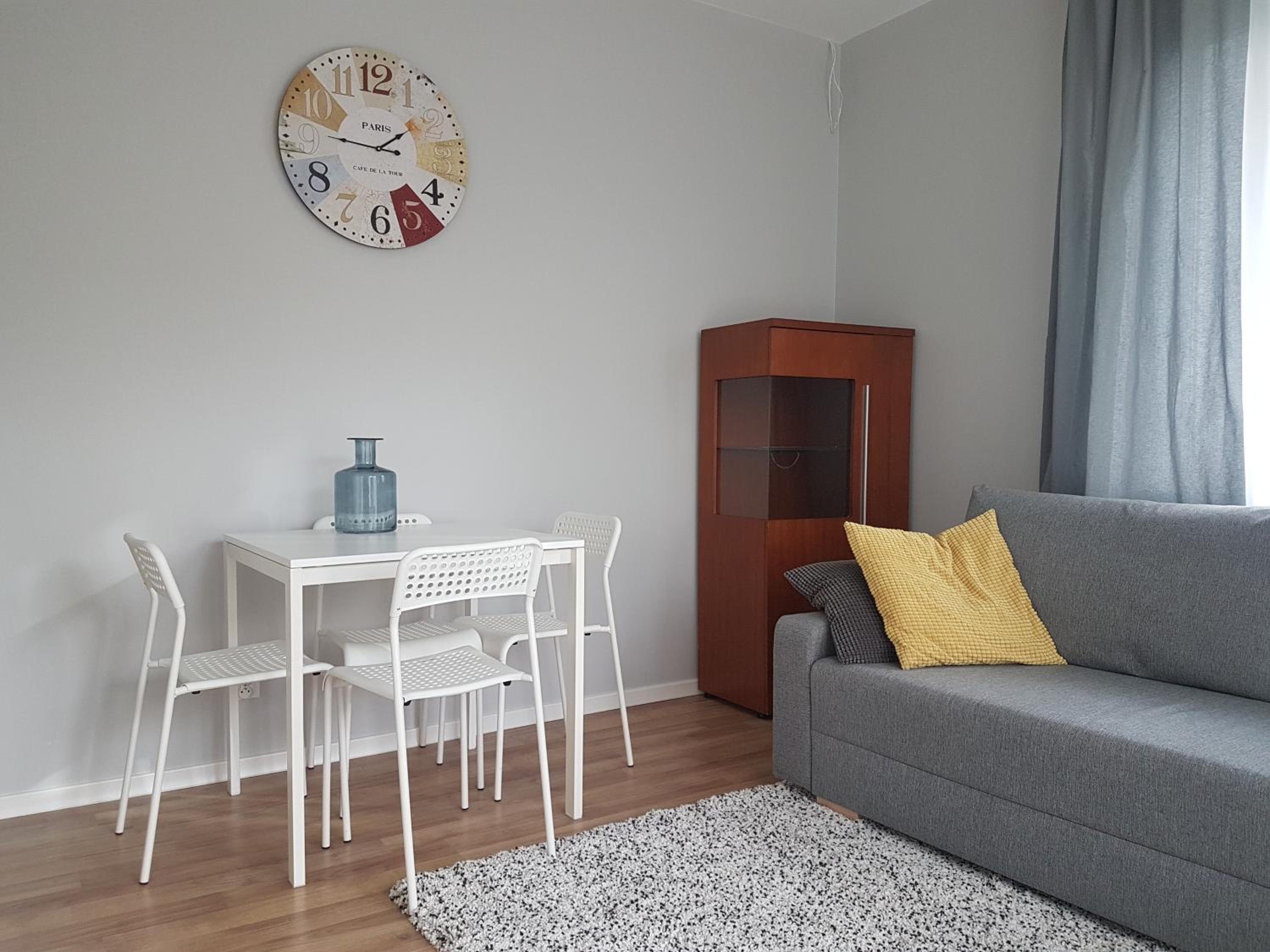 One-Bedroom Apartment - Photo 9