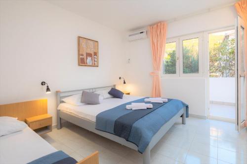 Standard Triple Room with Sea View