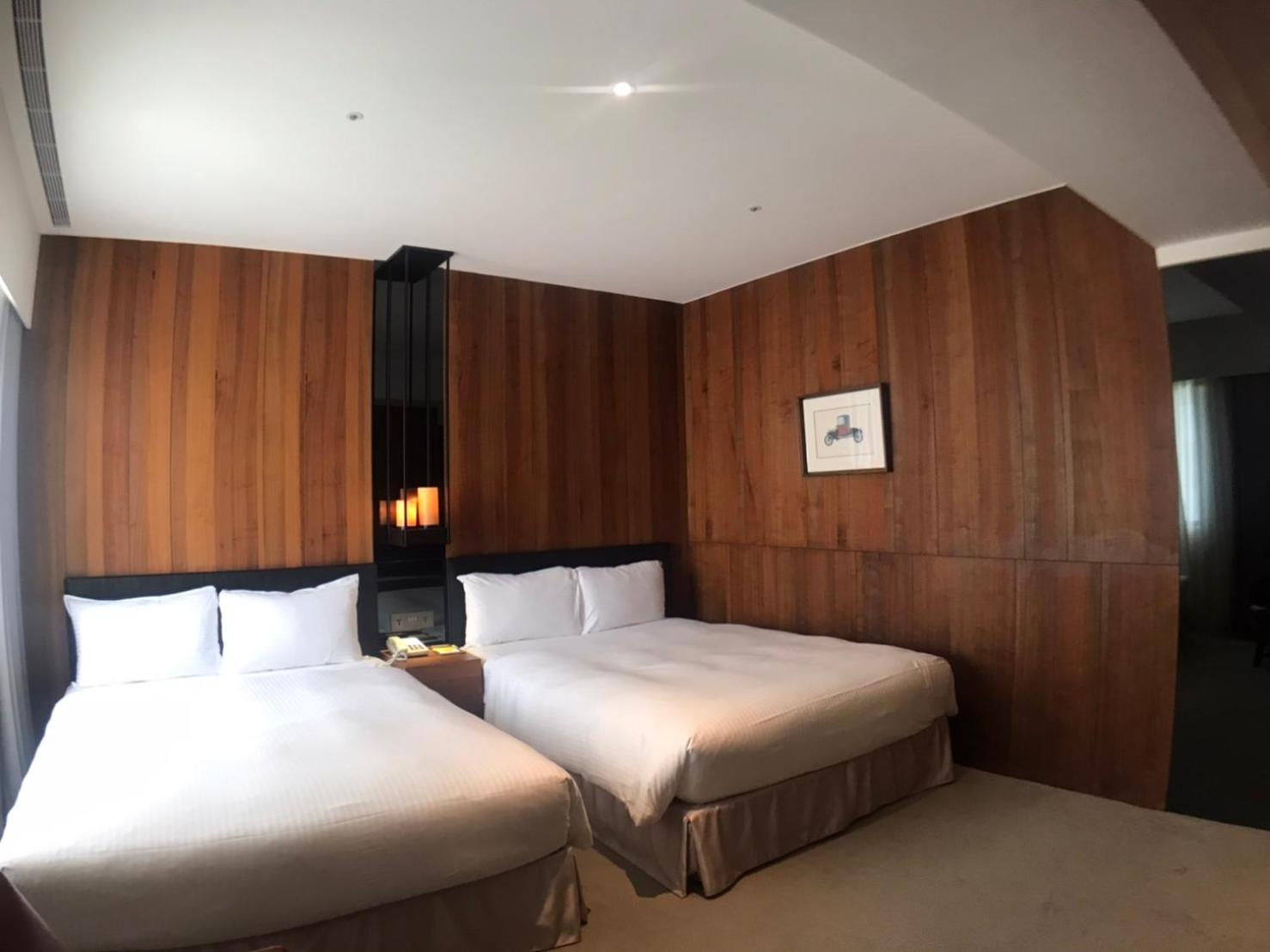 Deluxe Family Room