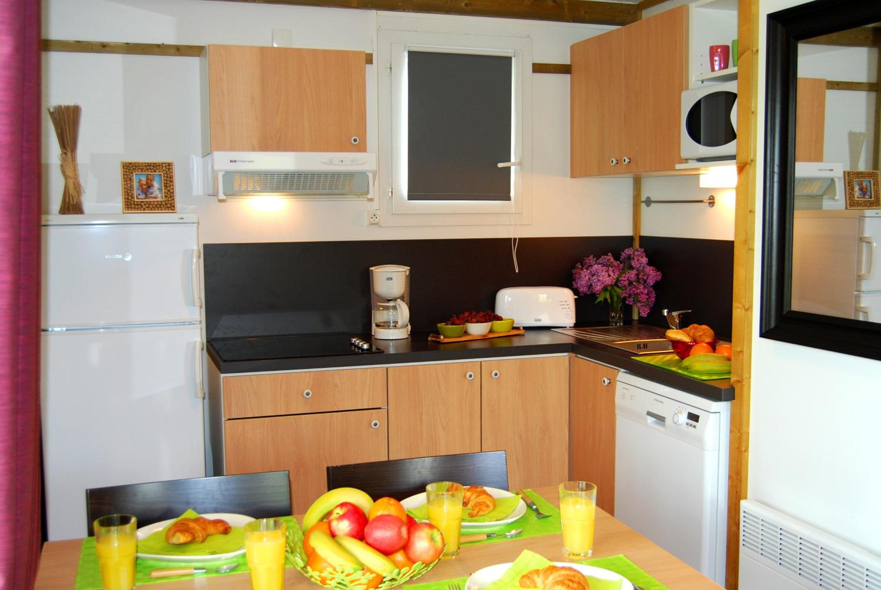 Cottage (6-8 Adults)