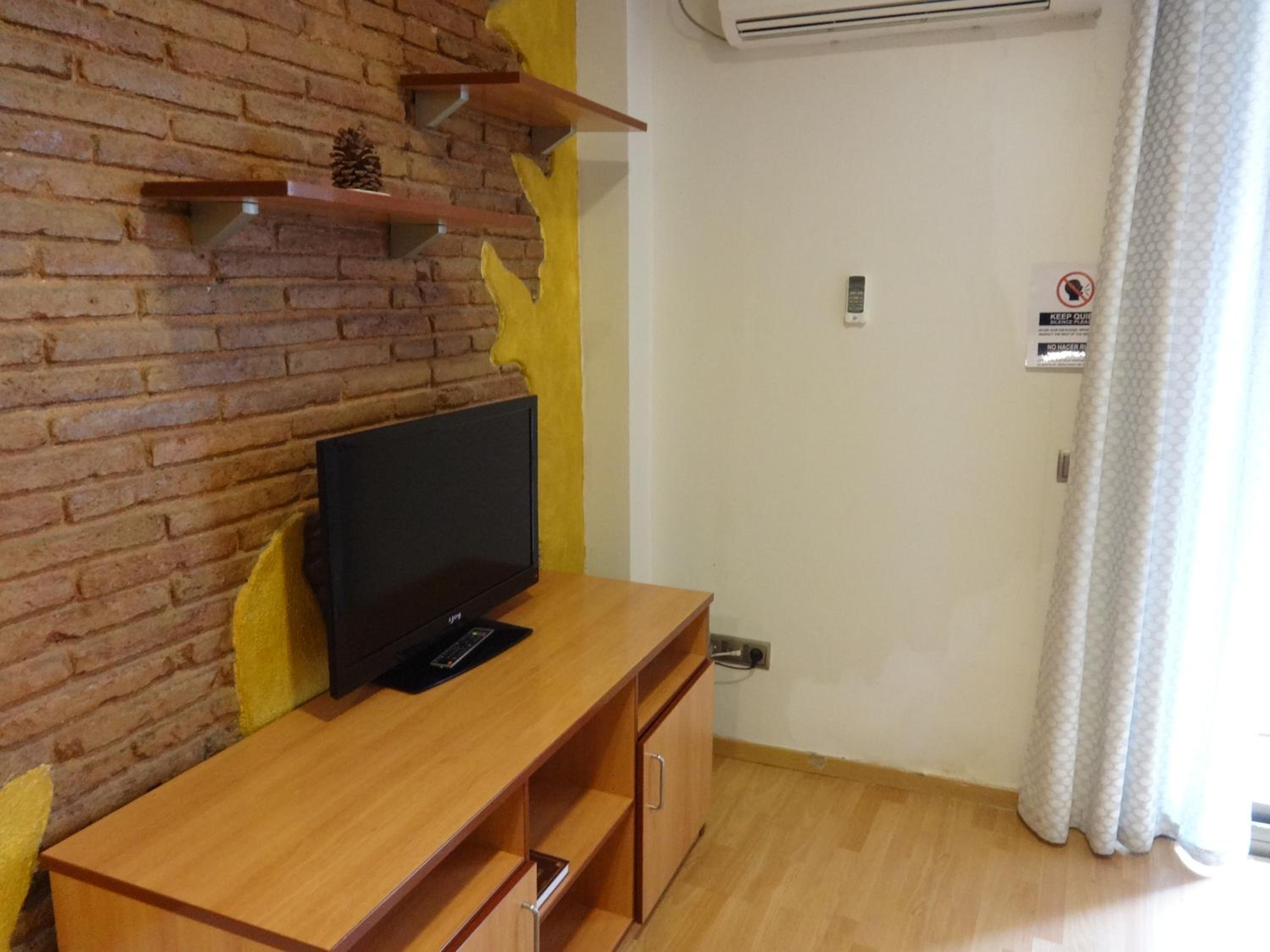 Apartment photo 2