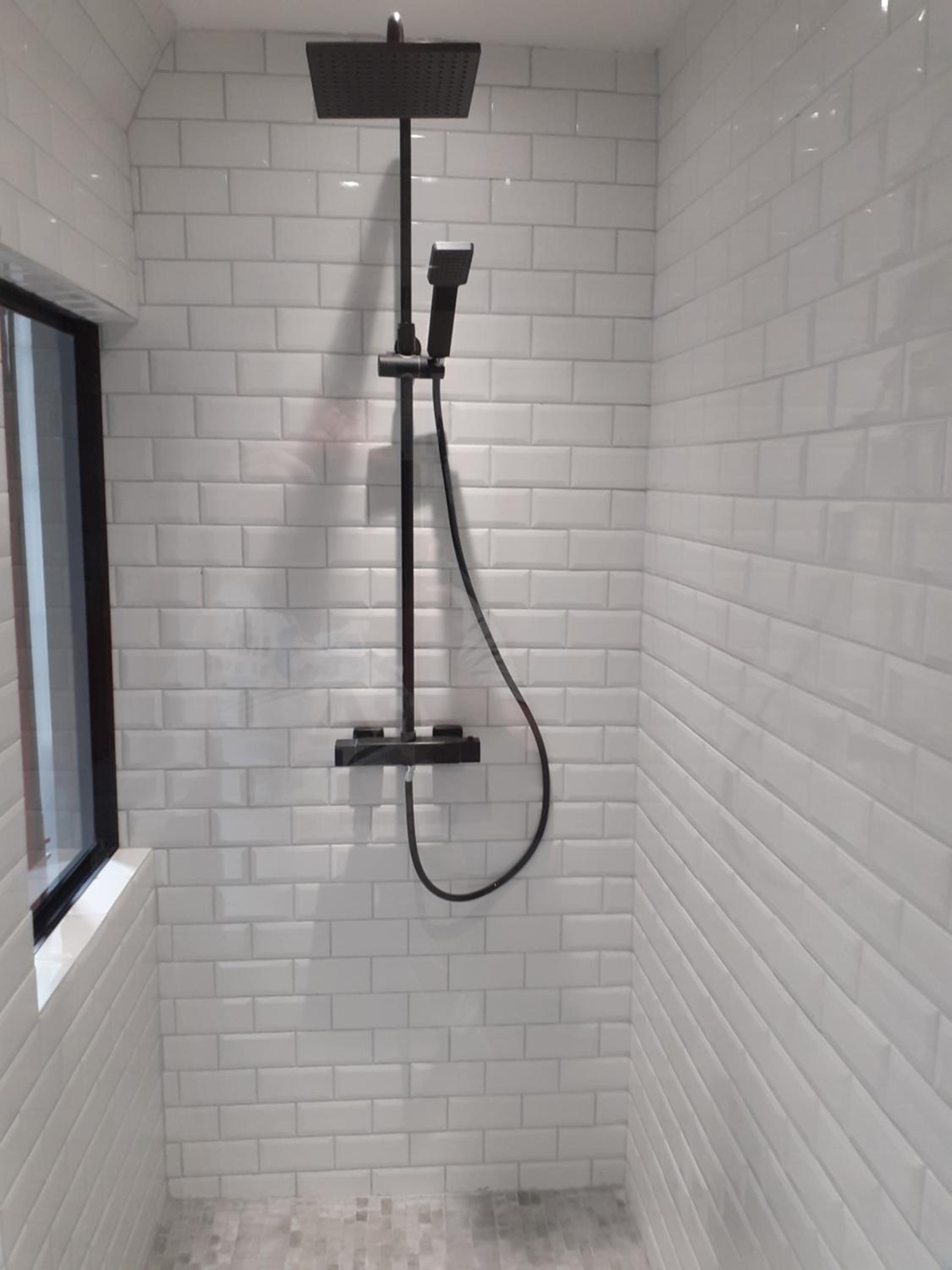 Deluxe Double Room with Shower - Photo 1