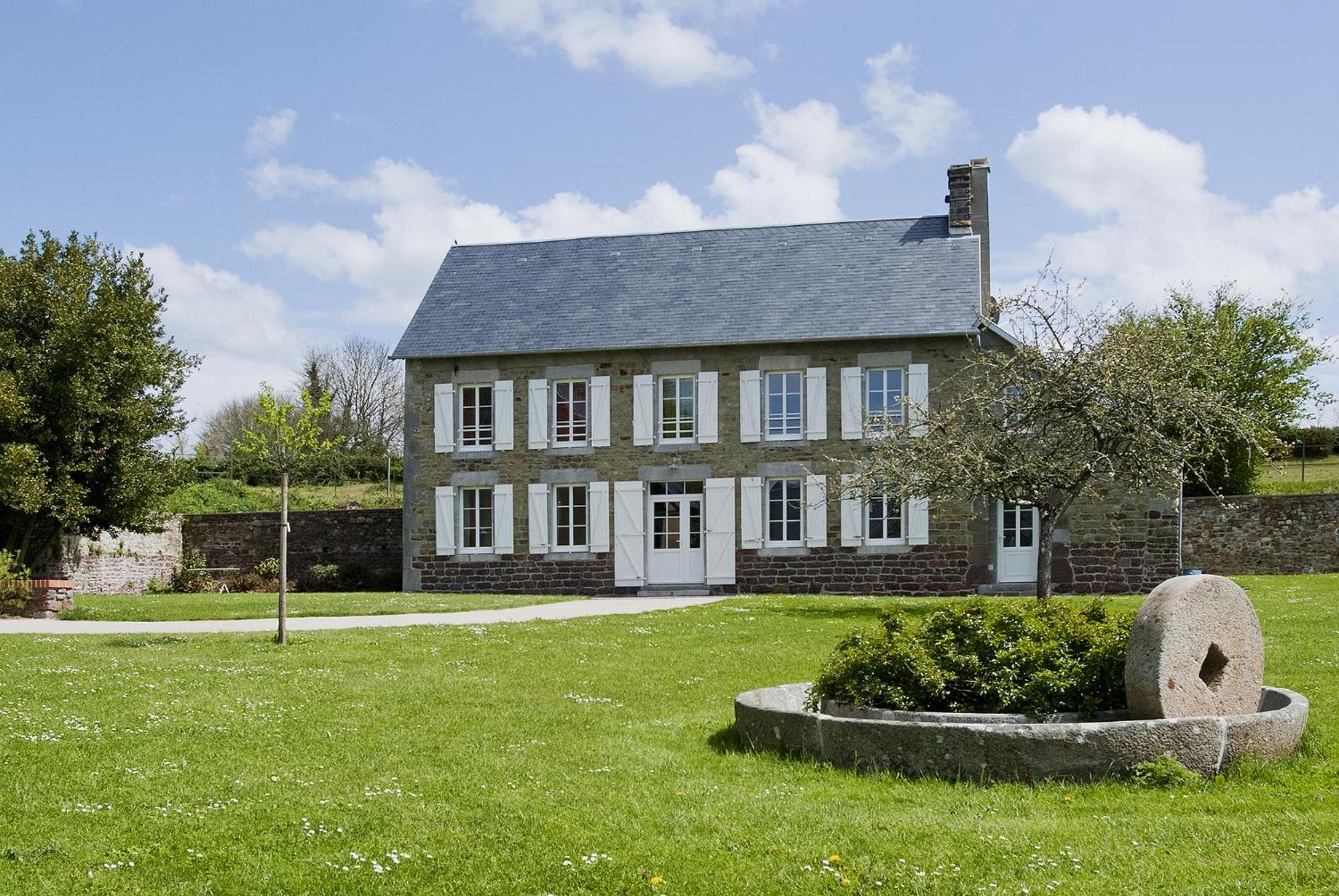 Three-Bedroom House photo 1
