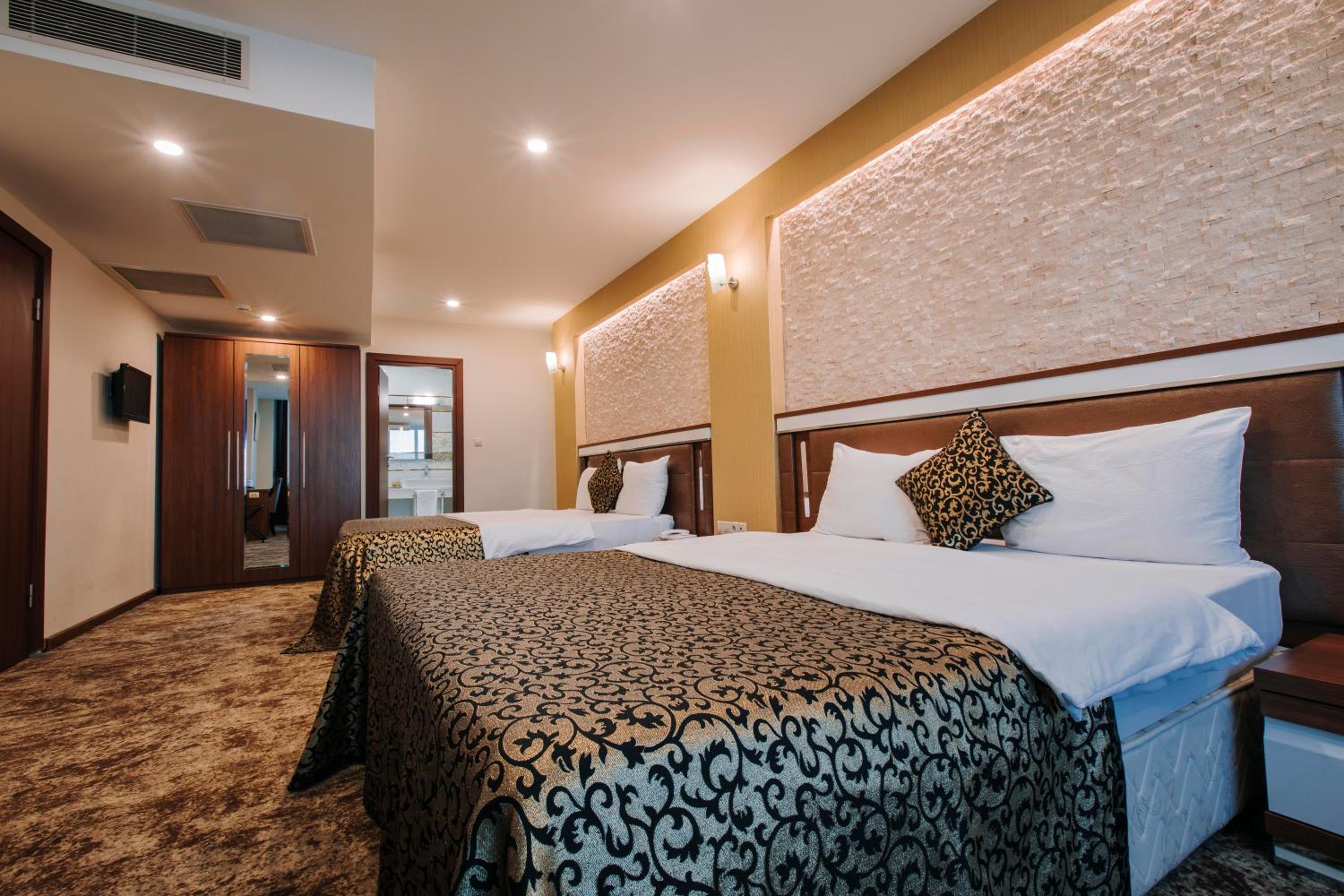 Deluxe Suite with Sea View photo 1
