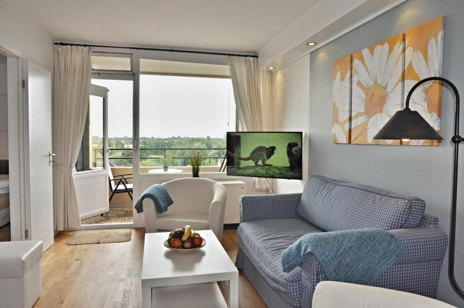 Apartment with Balcony photo 1