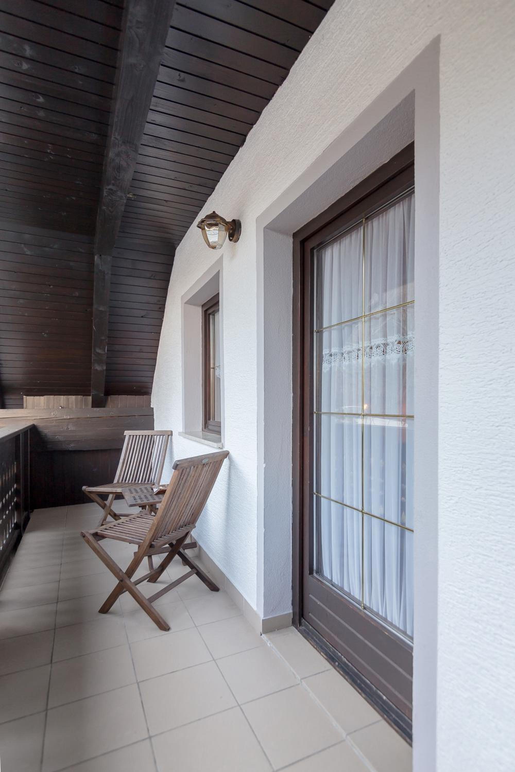 Studio with Balcony photo 2