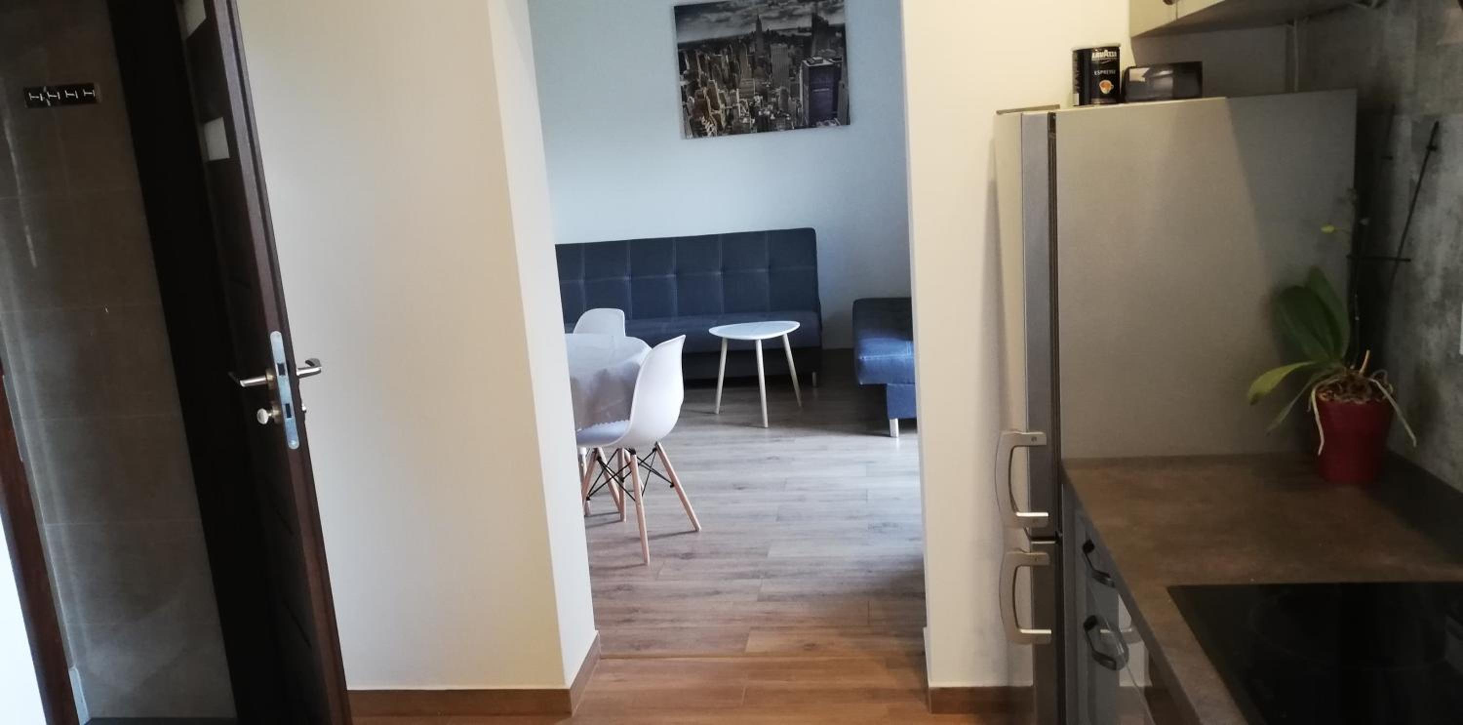 Two-Bedroom Apartment - Photo 3