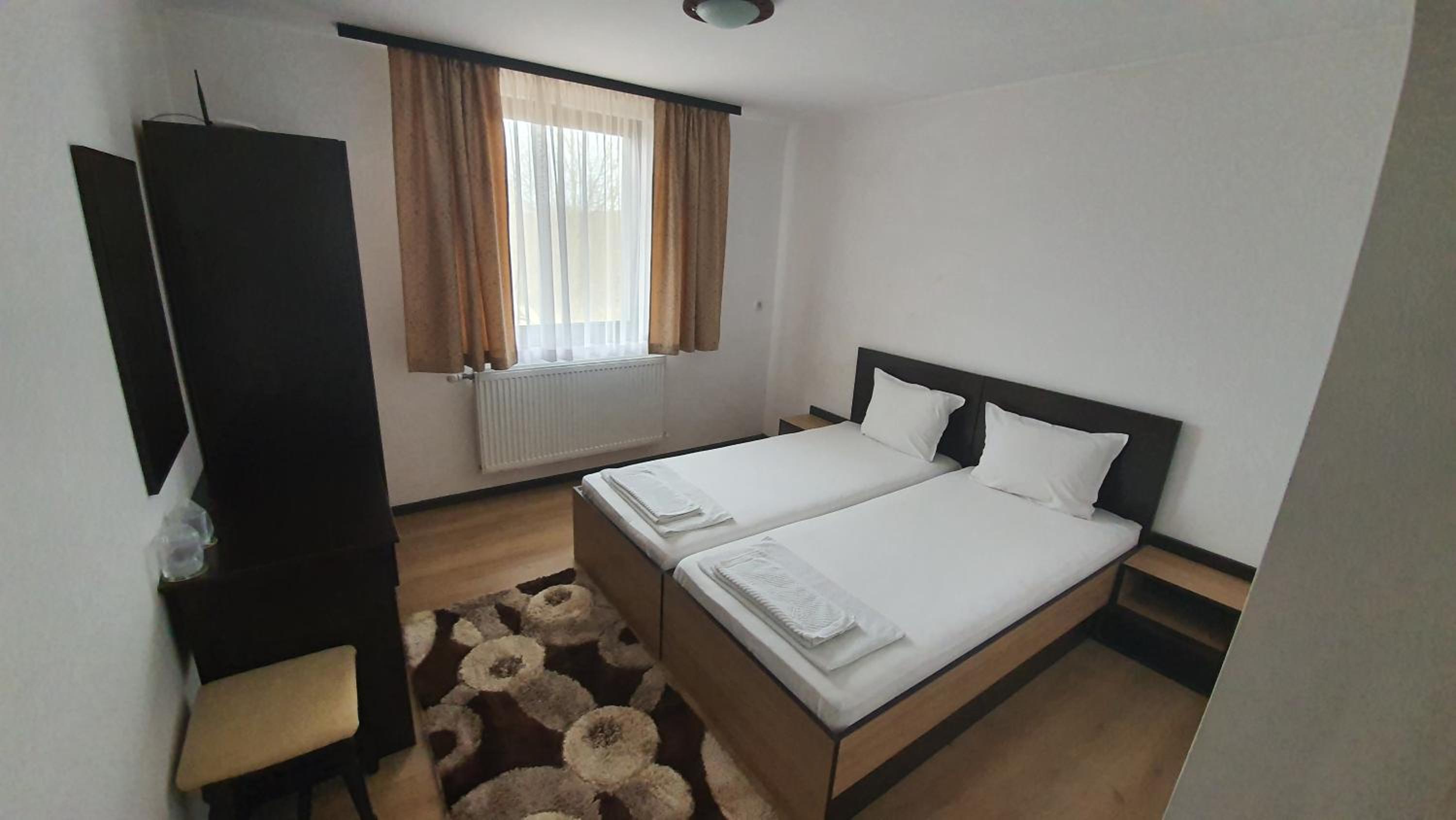 Double or Twin Room with Private Bathroom photo 1