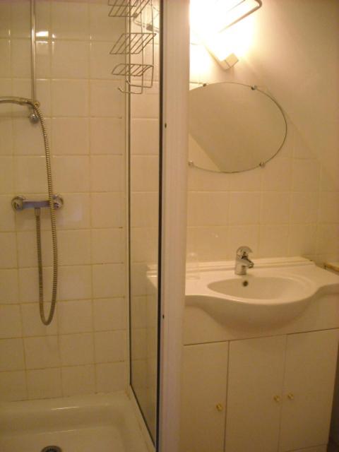 Double Room with Shower (2 Adults + 1 Child) photo 1