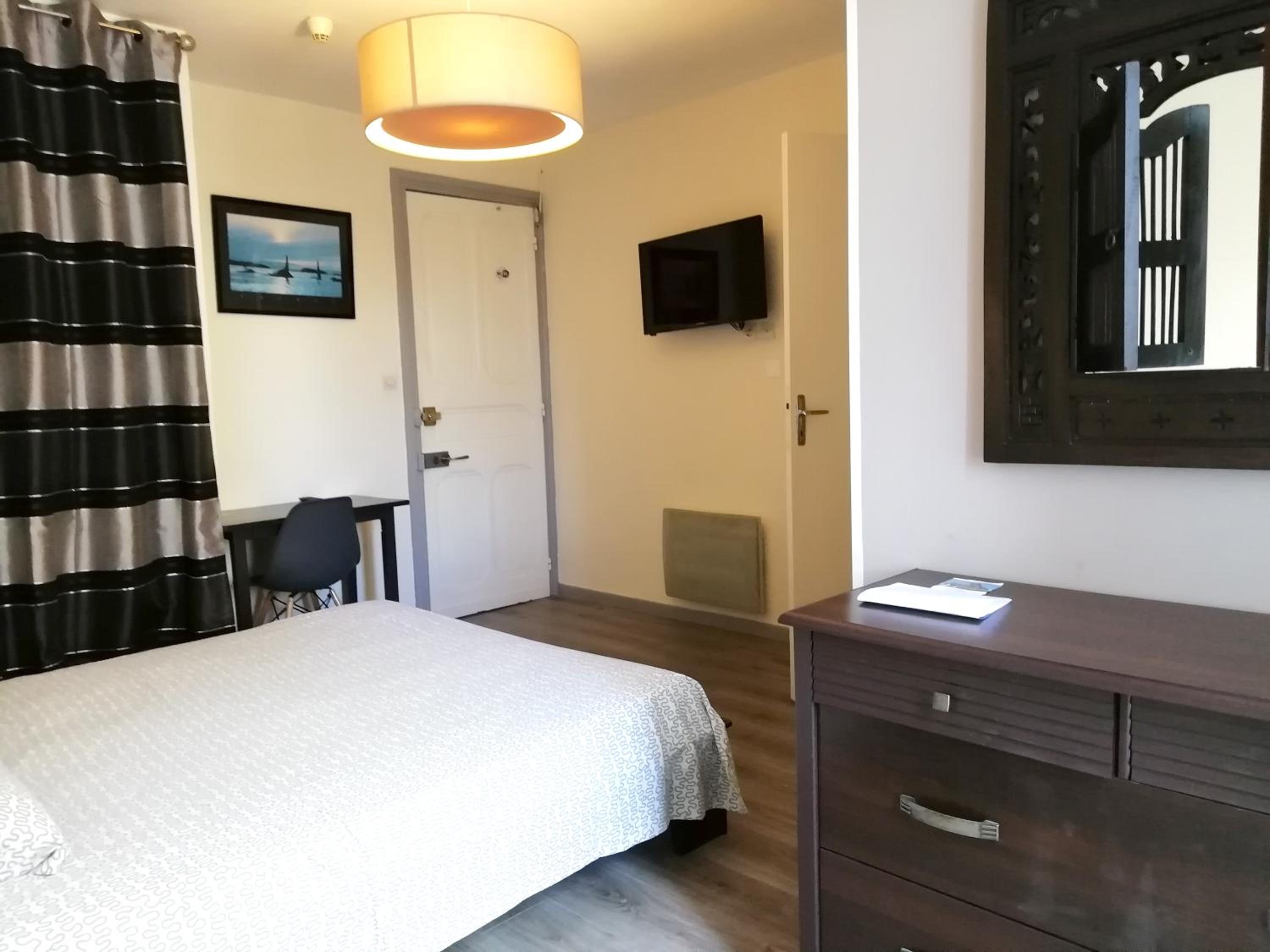 Classic Quadruple Room - Photo 1