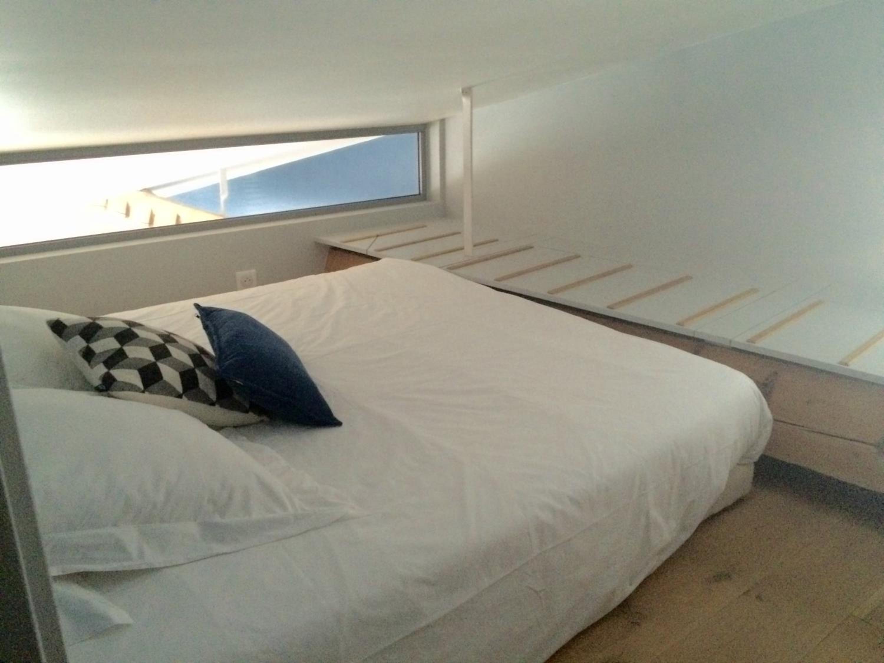 One-Bedroom Apartment photo 3