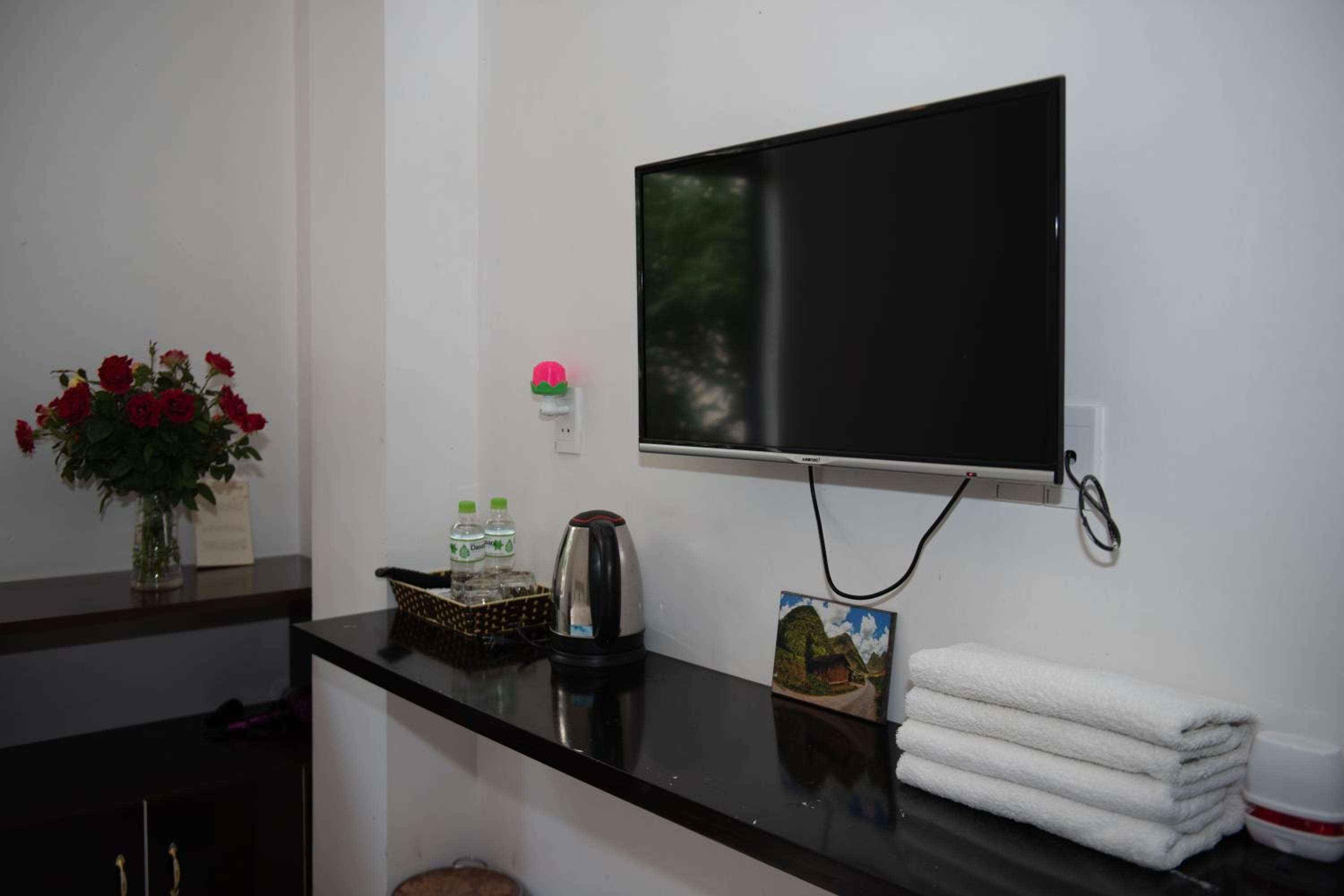 Standard King Room photo 3