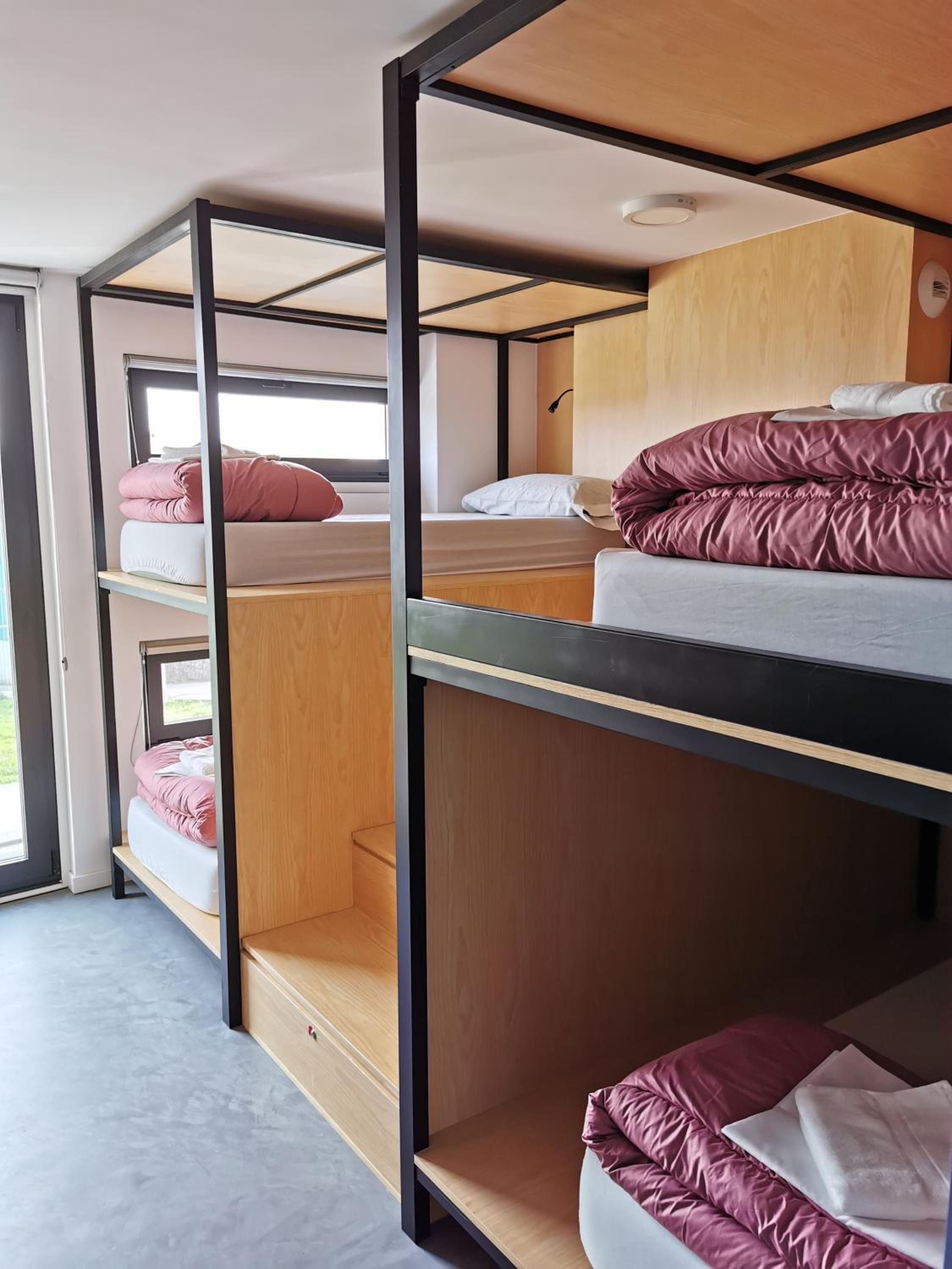 Bed in 8-Bed Mixed Dormitory Room photo 3