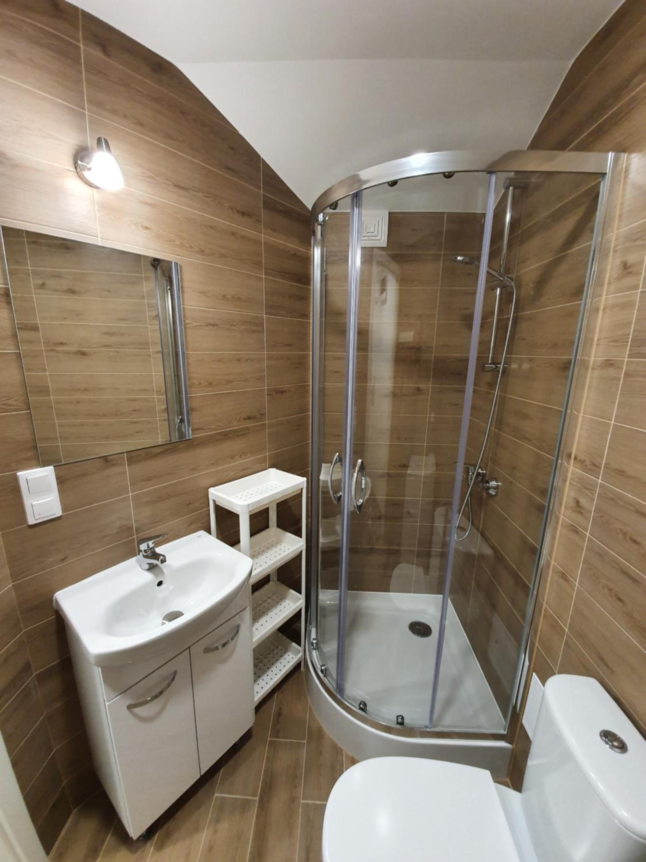 Double Room with Private Bathroom - Photo 16