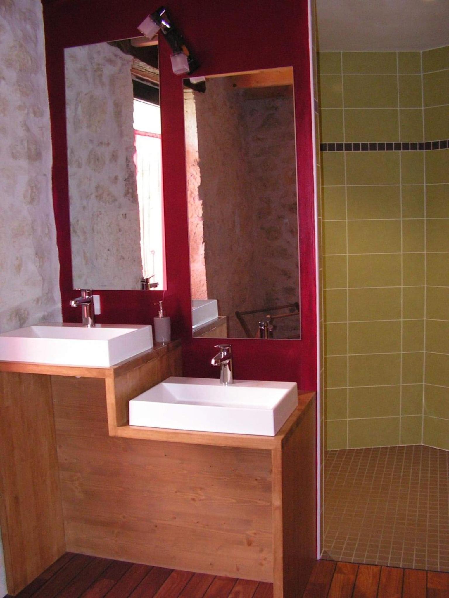 Family Room with Private Bathroom photo 2
