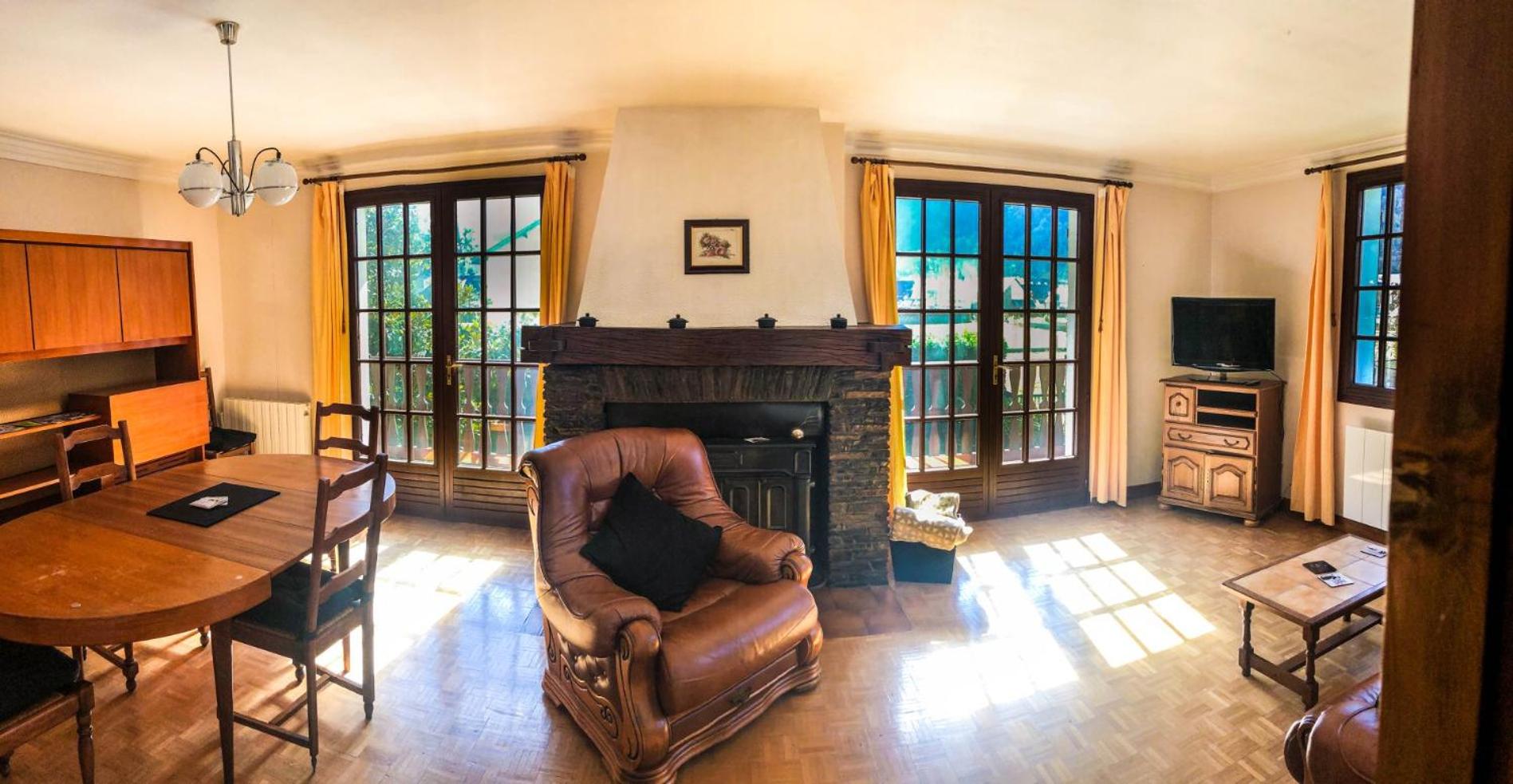 Apartment with Mountain View photo 3