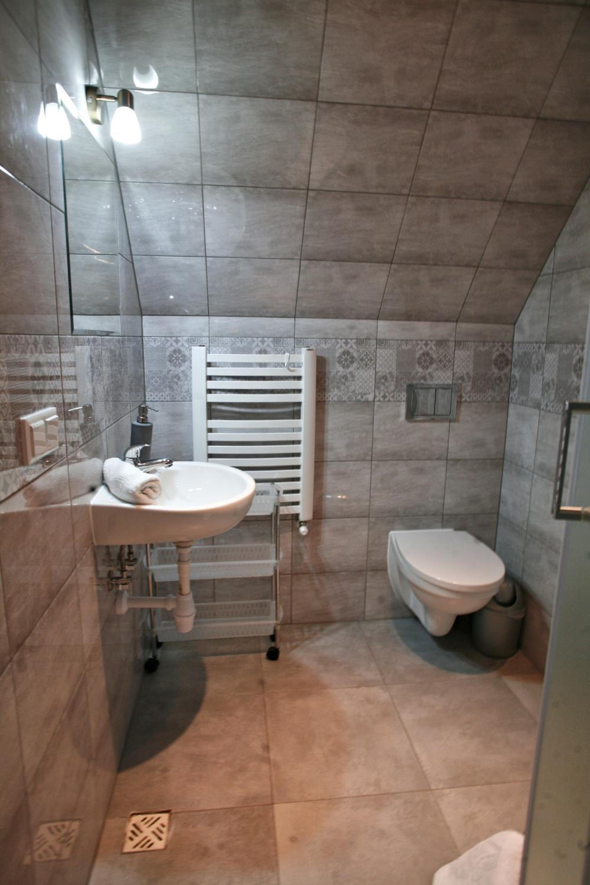One-Bedroom Apartment - Photo 13