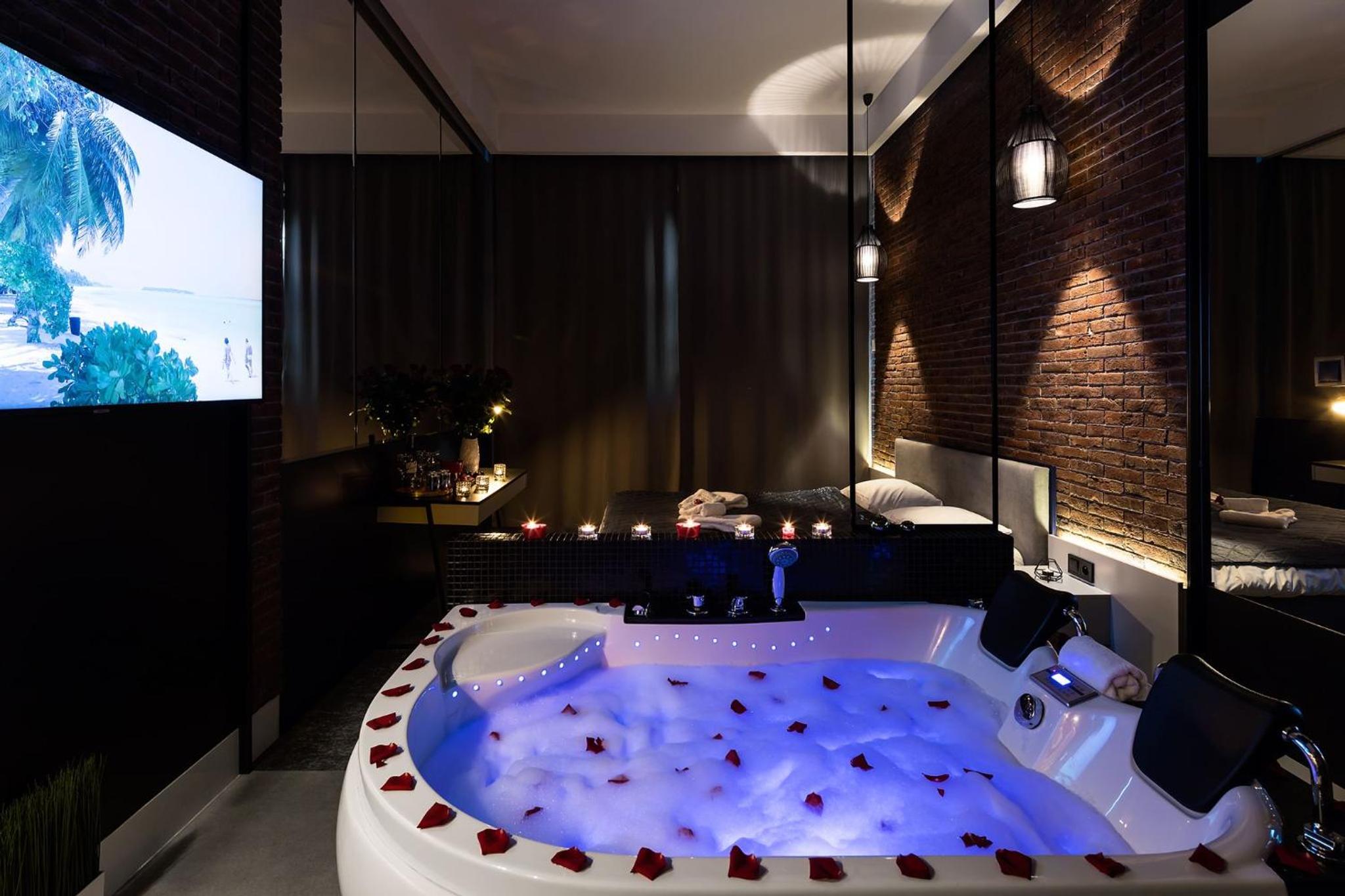 Superior Apartment with Hydro-massage Bathtub