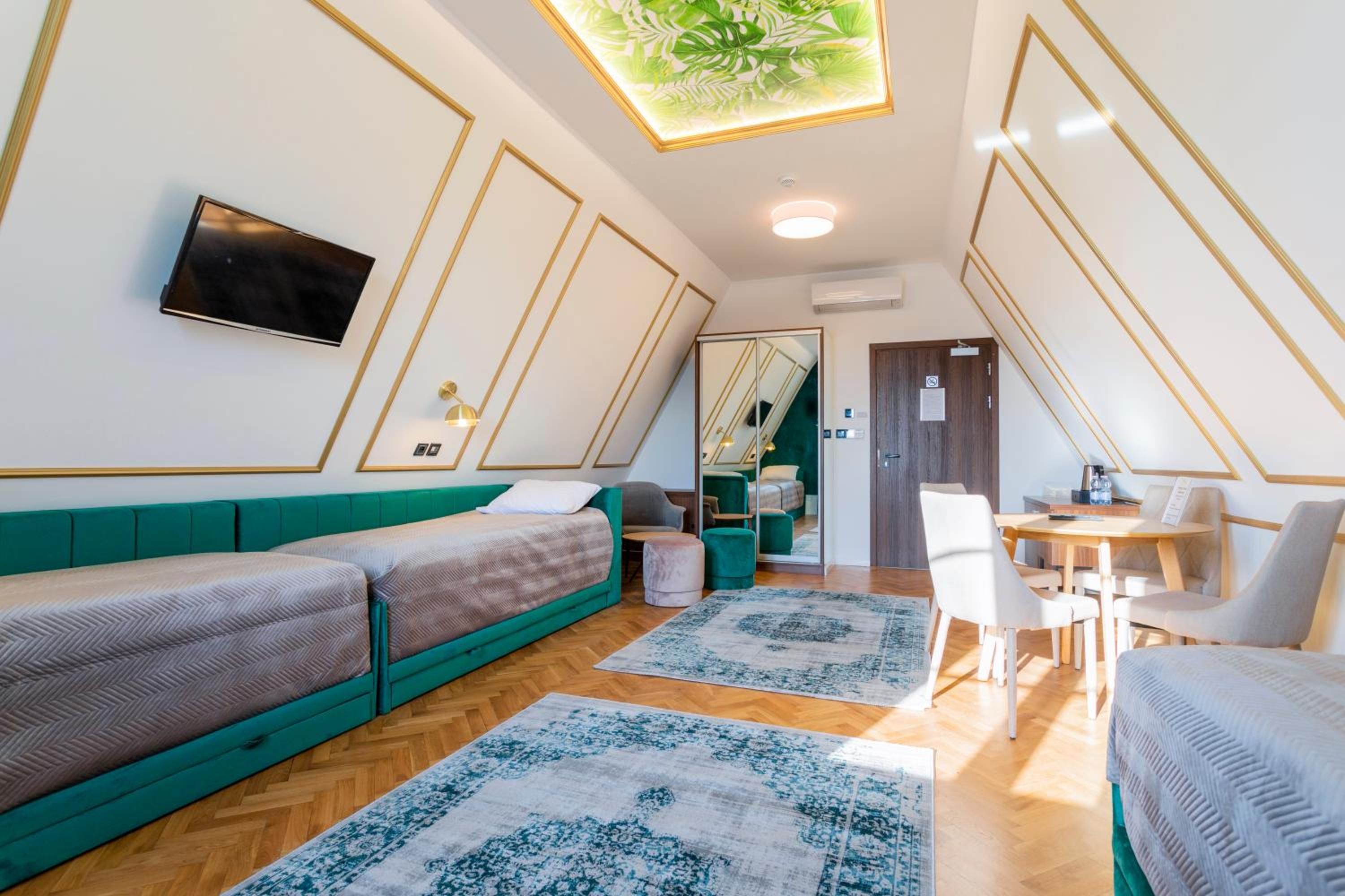 Family Junior Suite - Photo 1