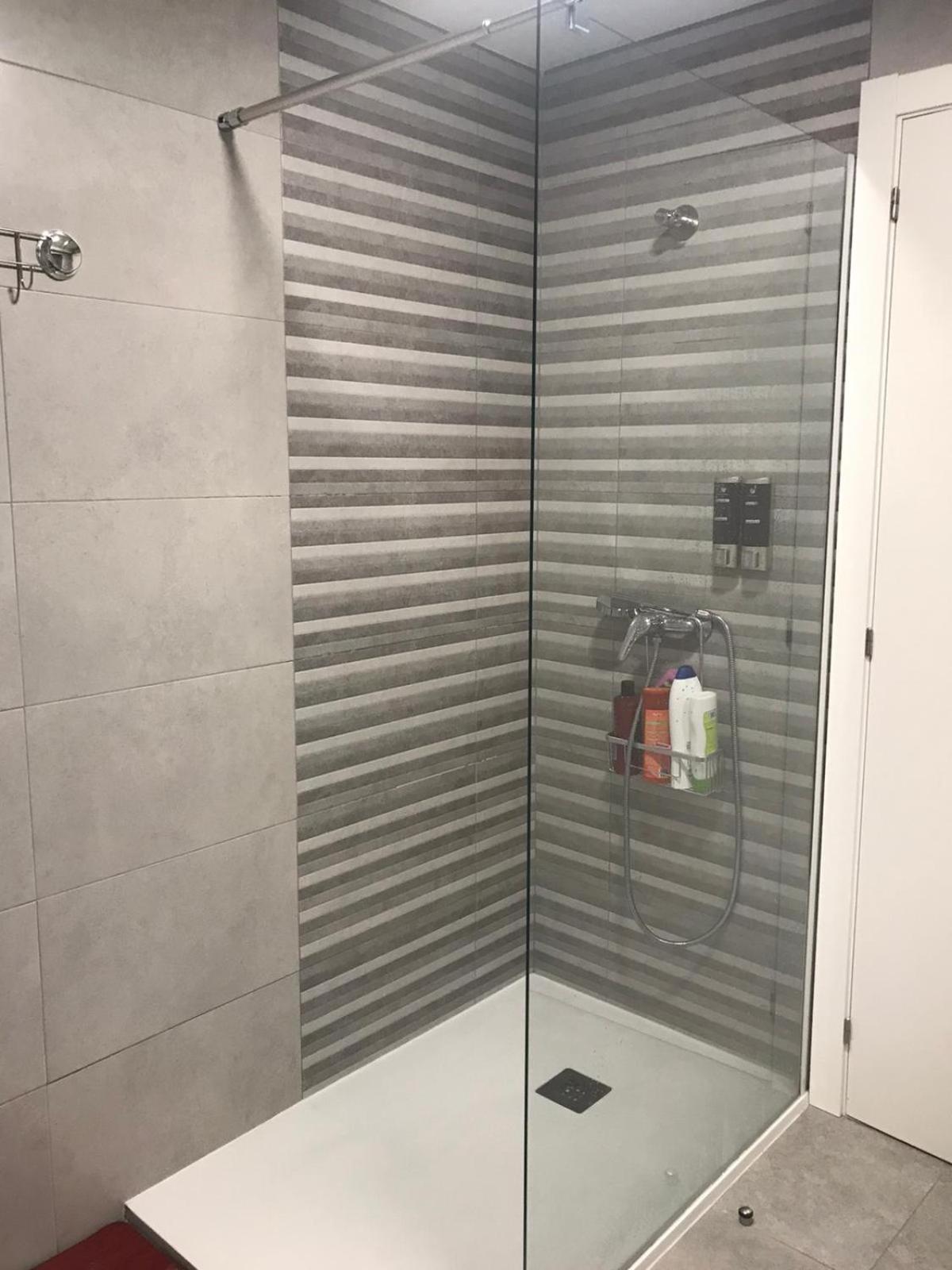 Double Room with Balcony - Photo 16