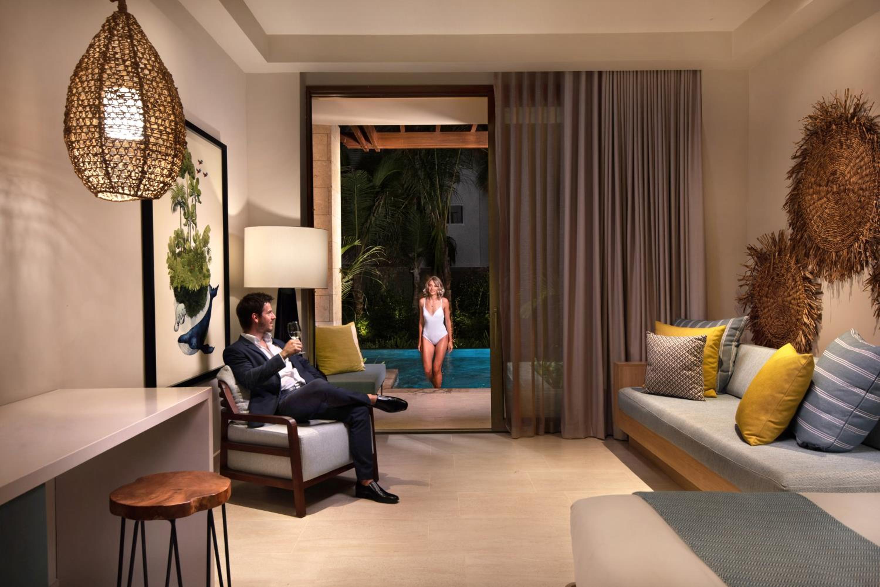 Junior Suite with Pool View