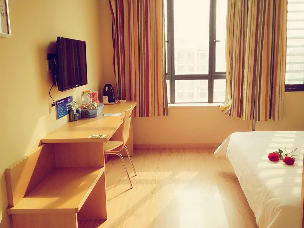 Business Queen Bed Room