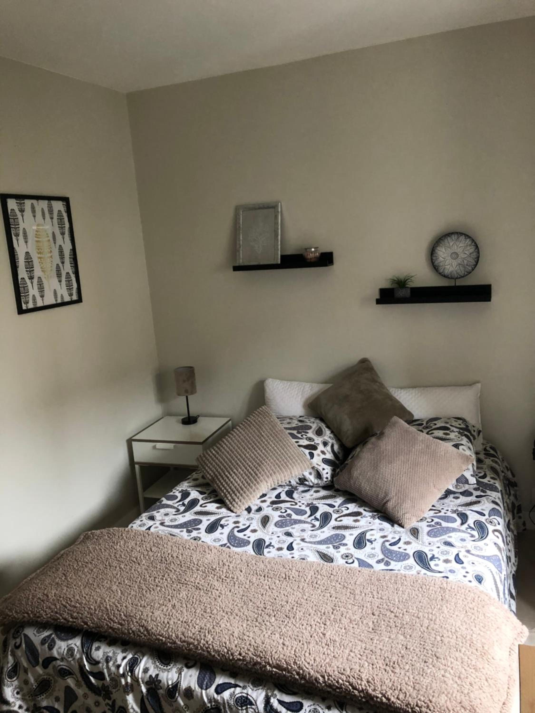 Double Room with Private Bathroom - Photo 9