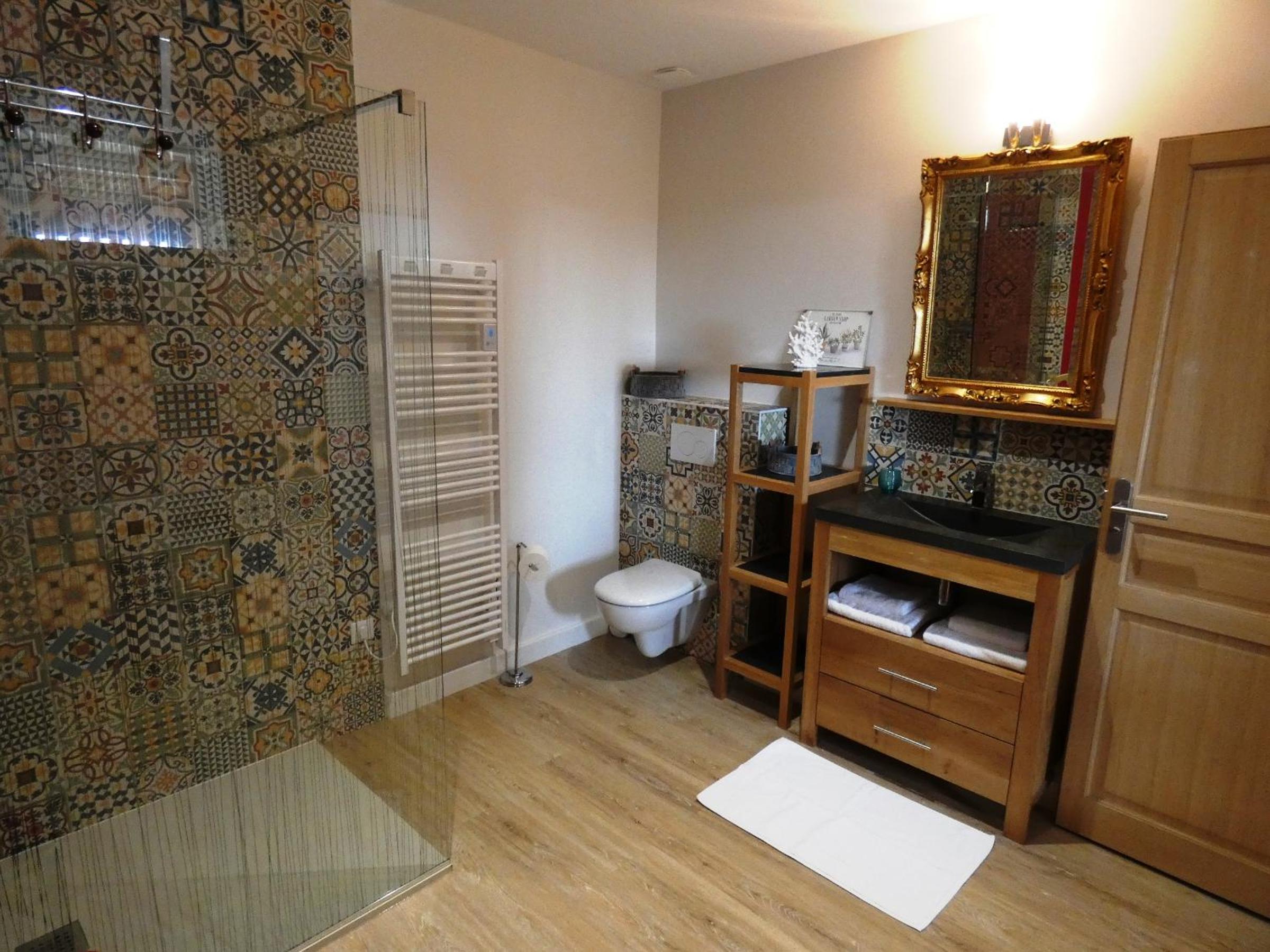 Double Room with Private External Bathroom - Photo 10
