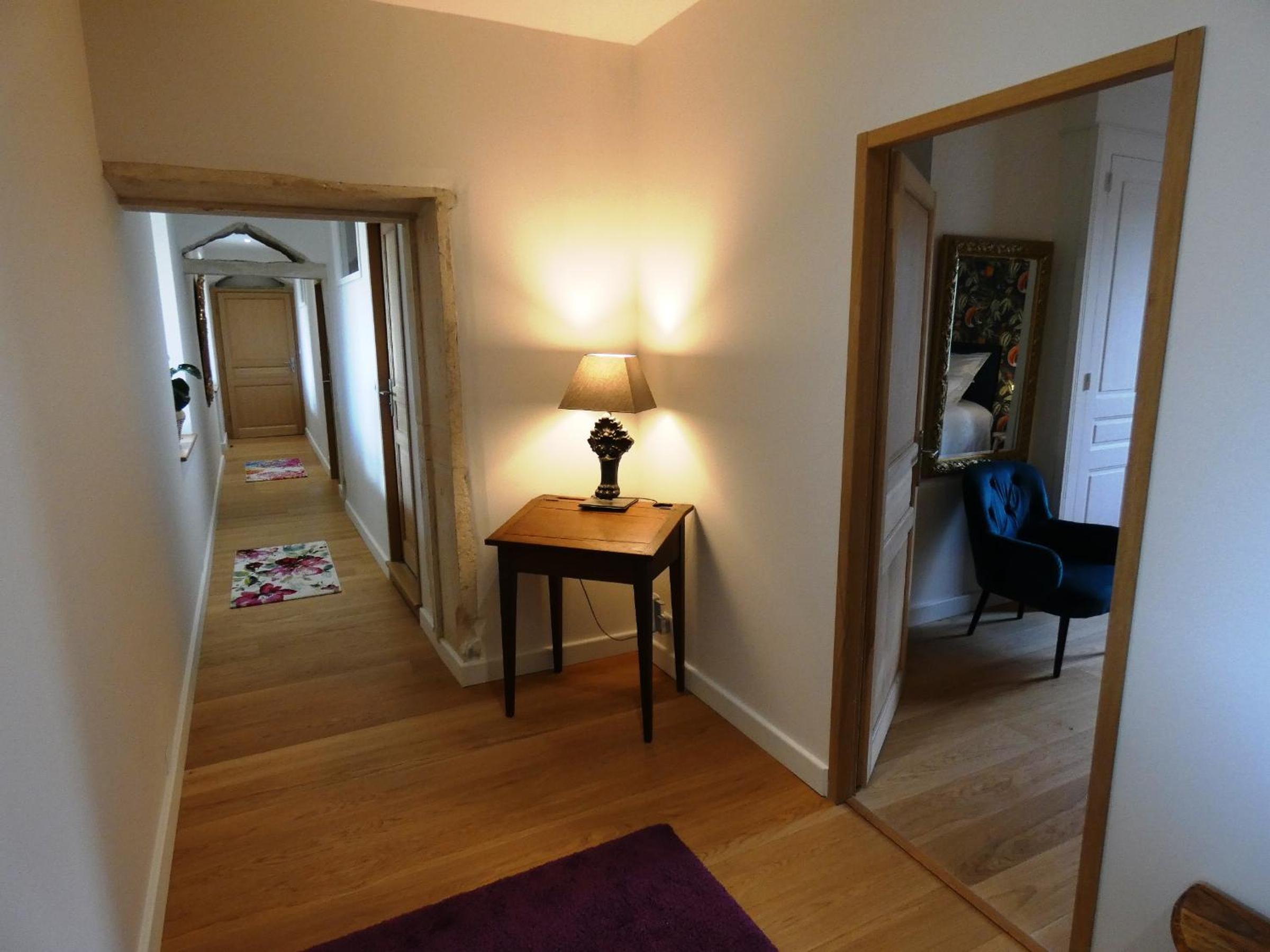 Double Room with Private External Bathroom - Photo 8
