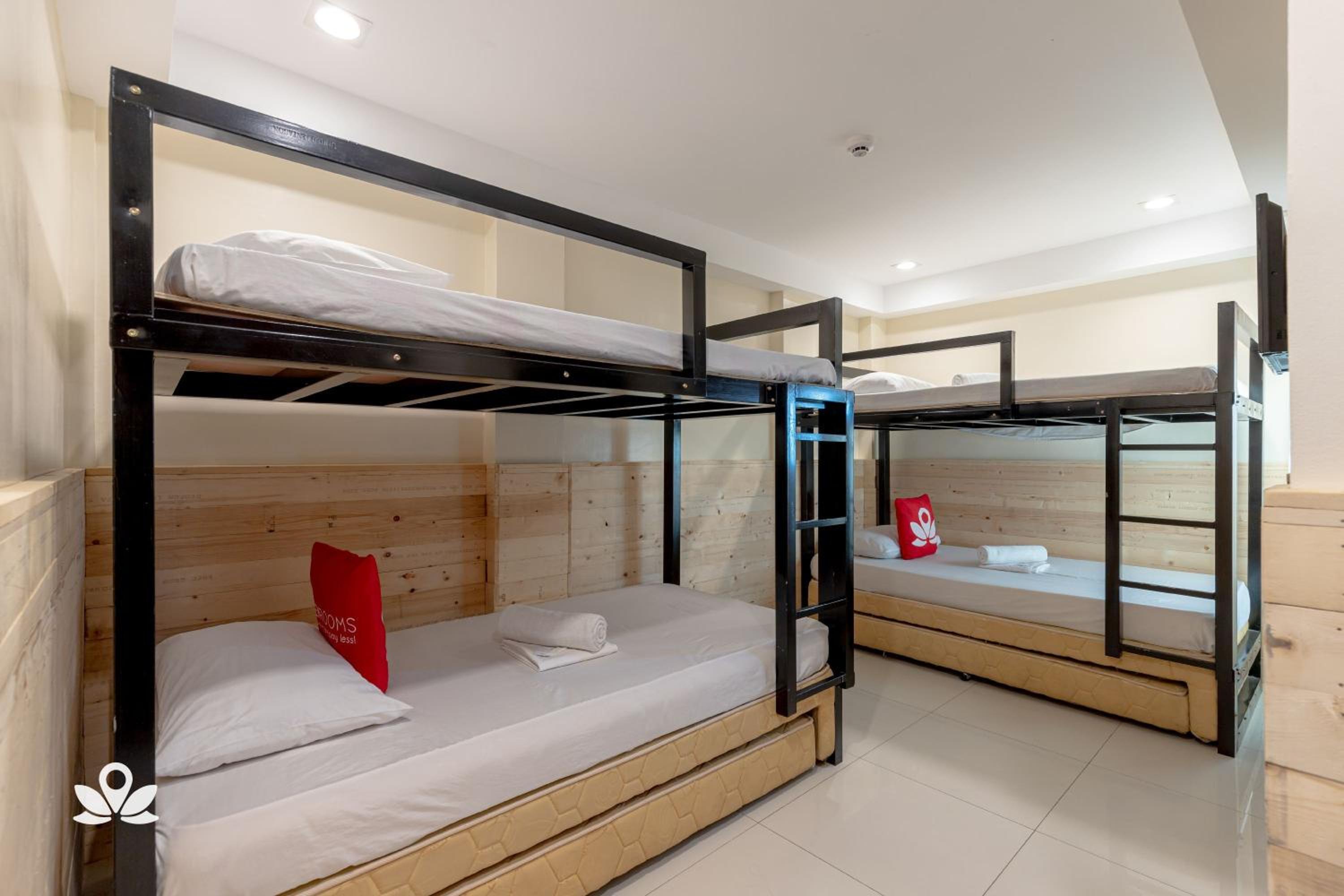 Mixed Dormitory Room