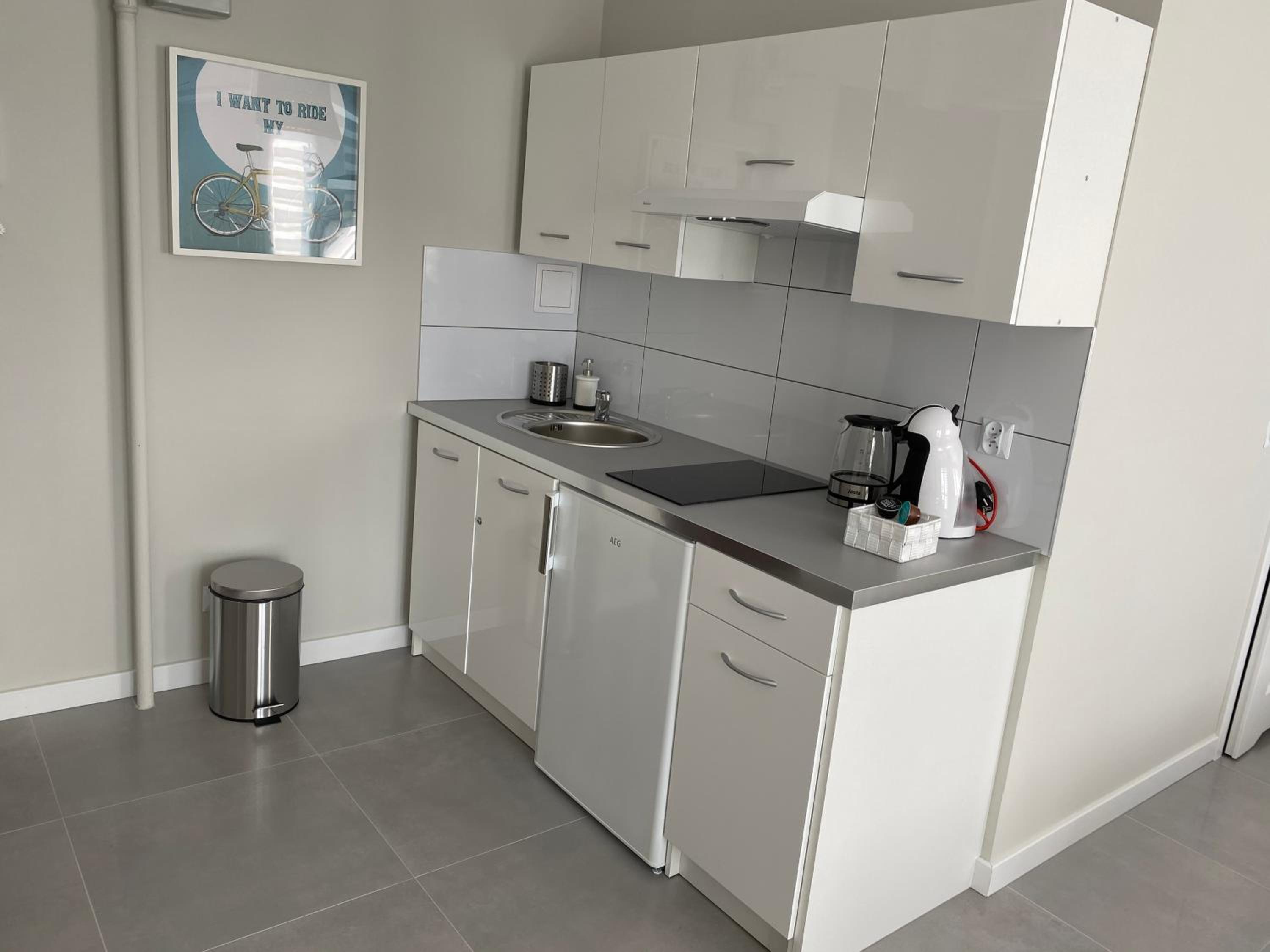 One-Bedroom Apartment - Photo 6