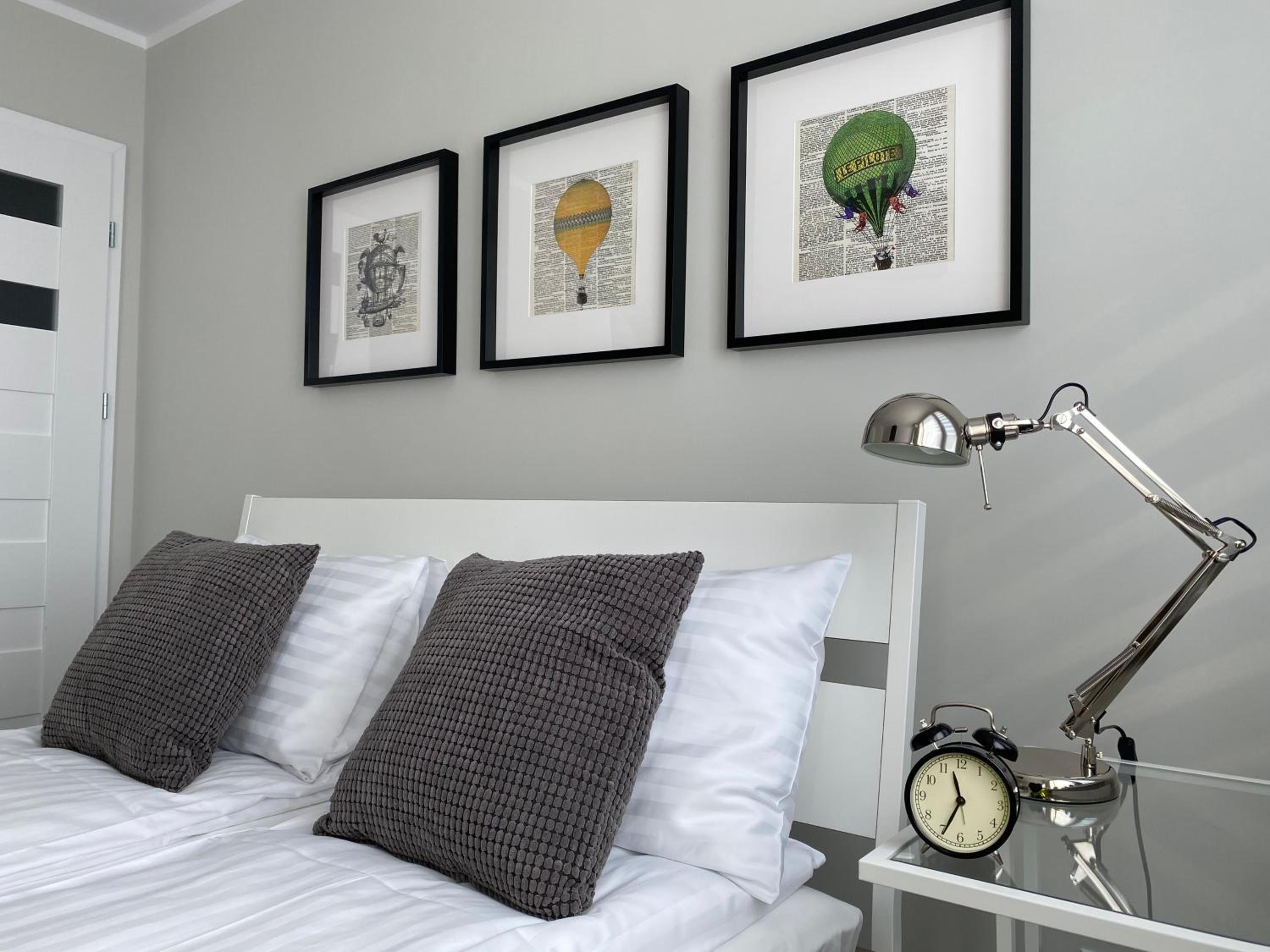 One-Bedroom Apartment - Photo 4