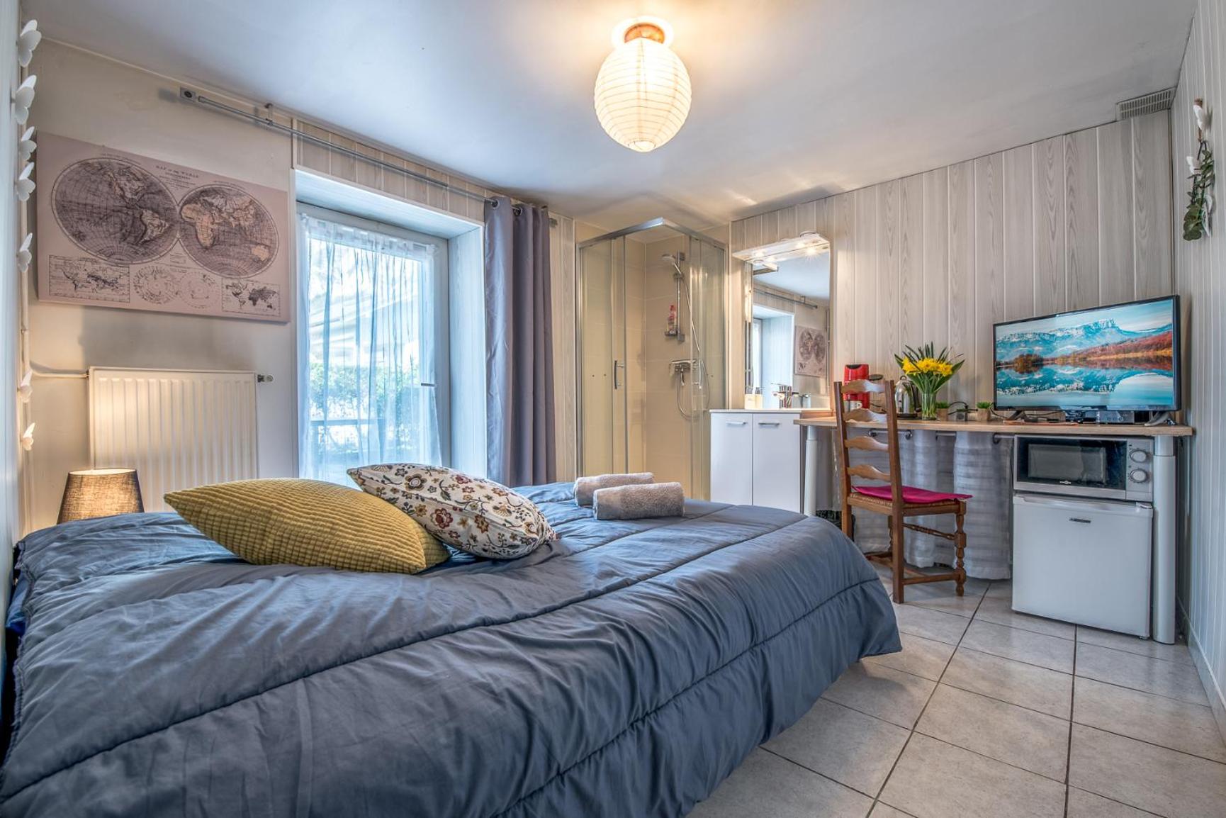 Double Room - Photo 13