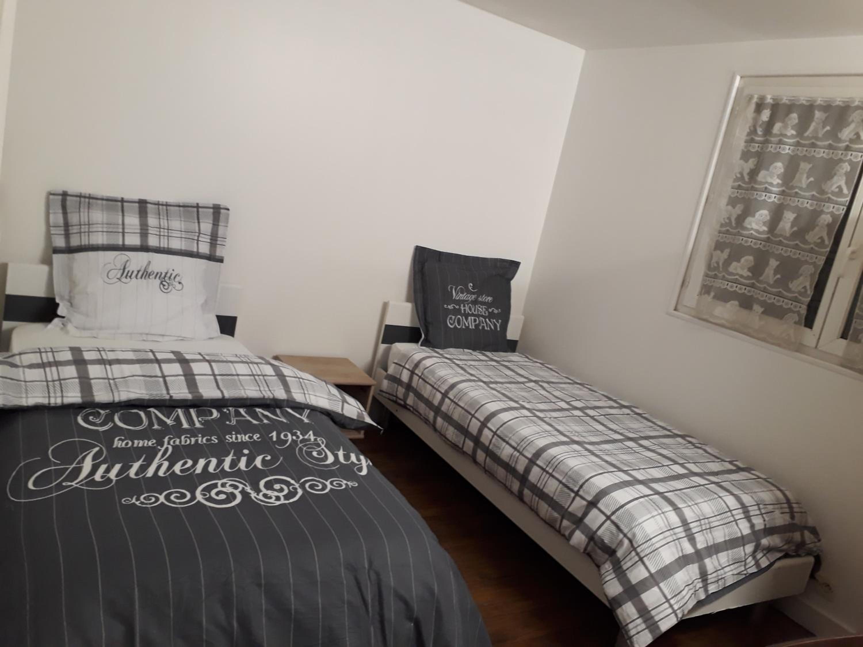 Standard Double Room with Shared Bathroom photo 1