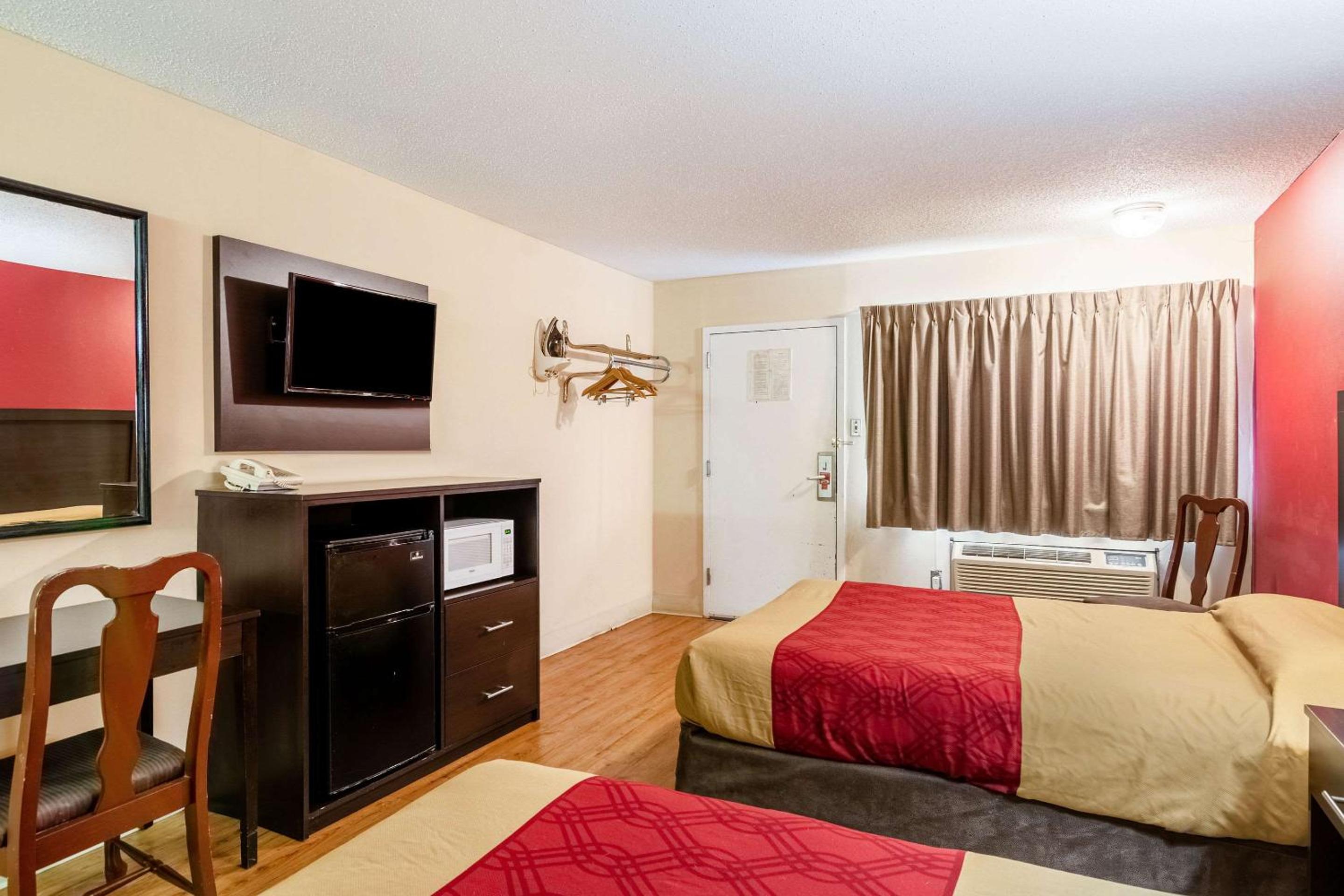 Double Room with Two Double Beds - Non-Smoking photo 2