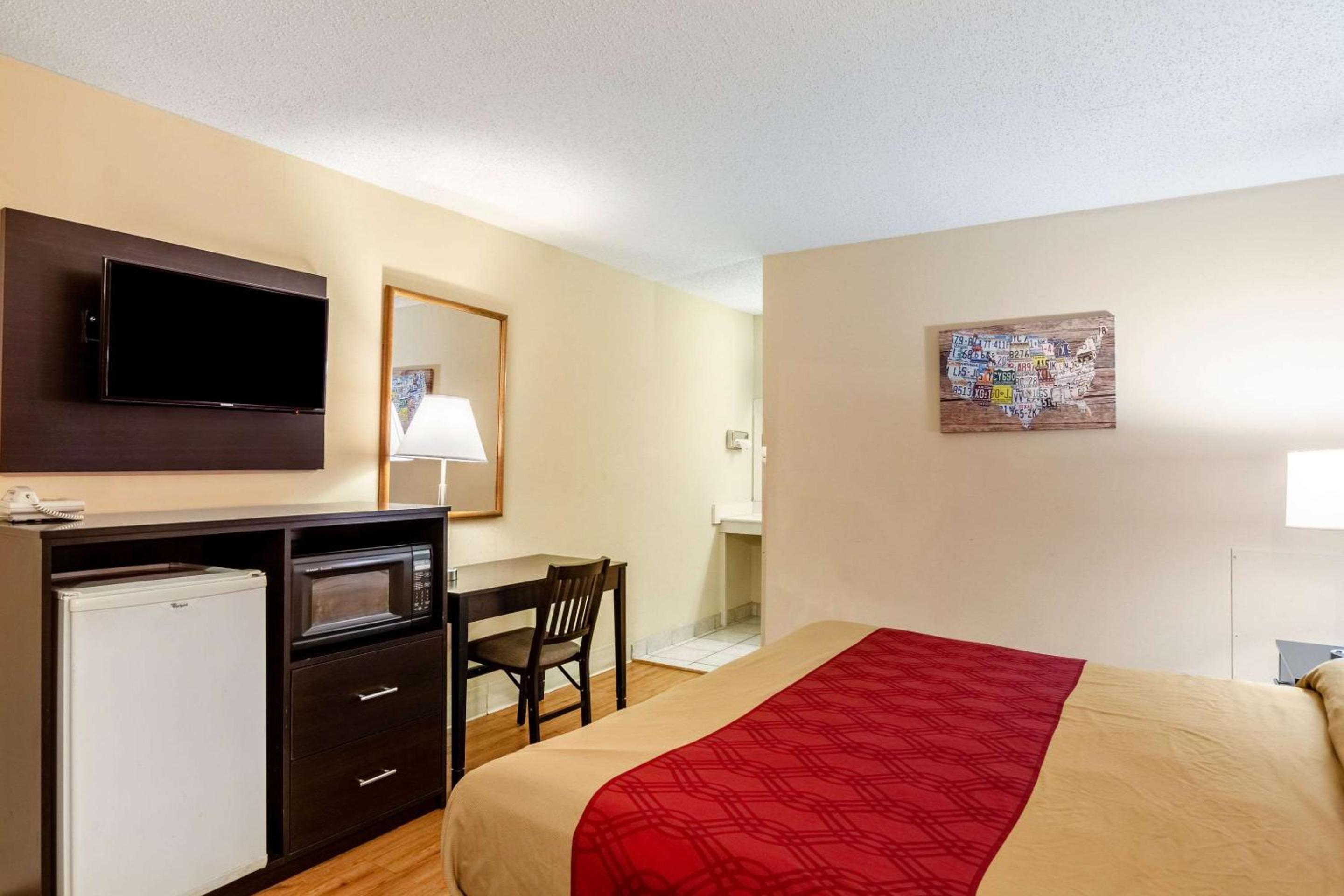 King Room - Non-Smoking photo 2