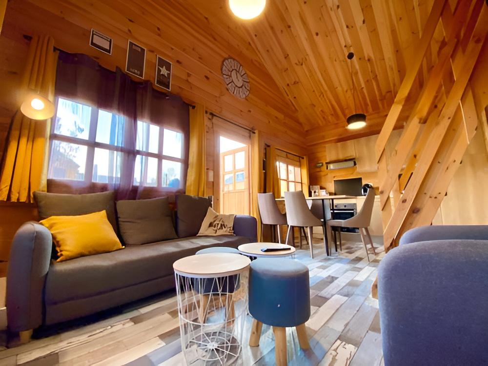 Two-Bedroom Cottage photo 2