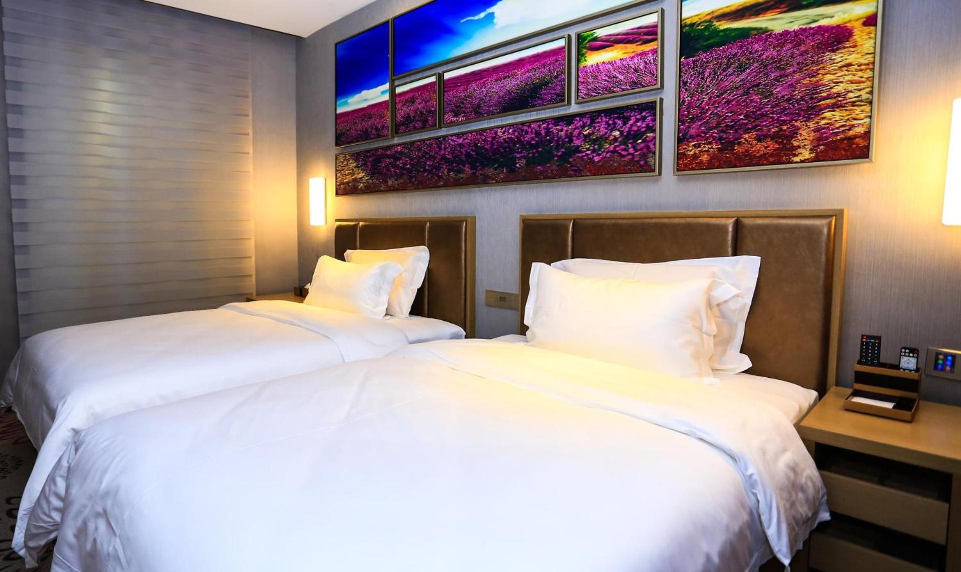 Deluxe Twin Bed Room