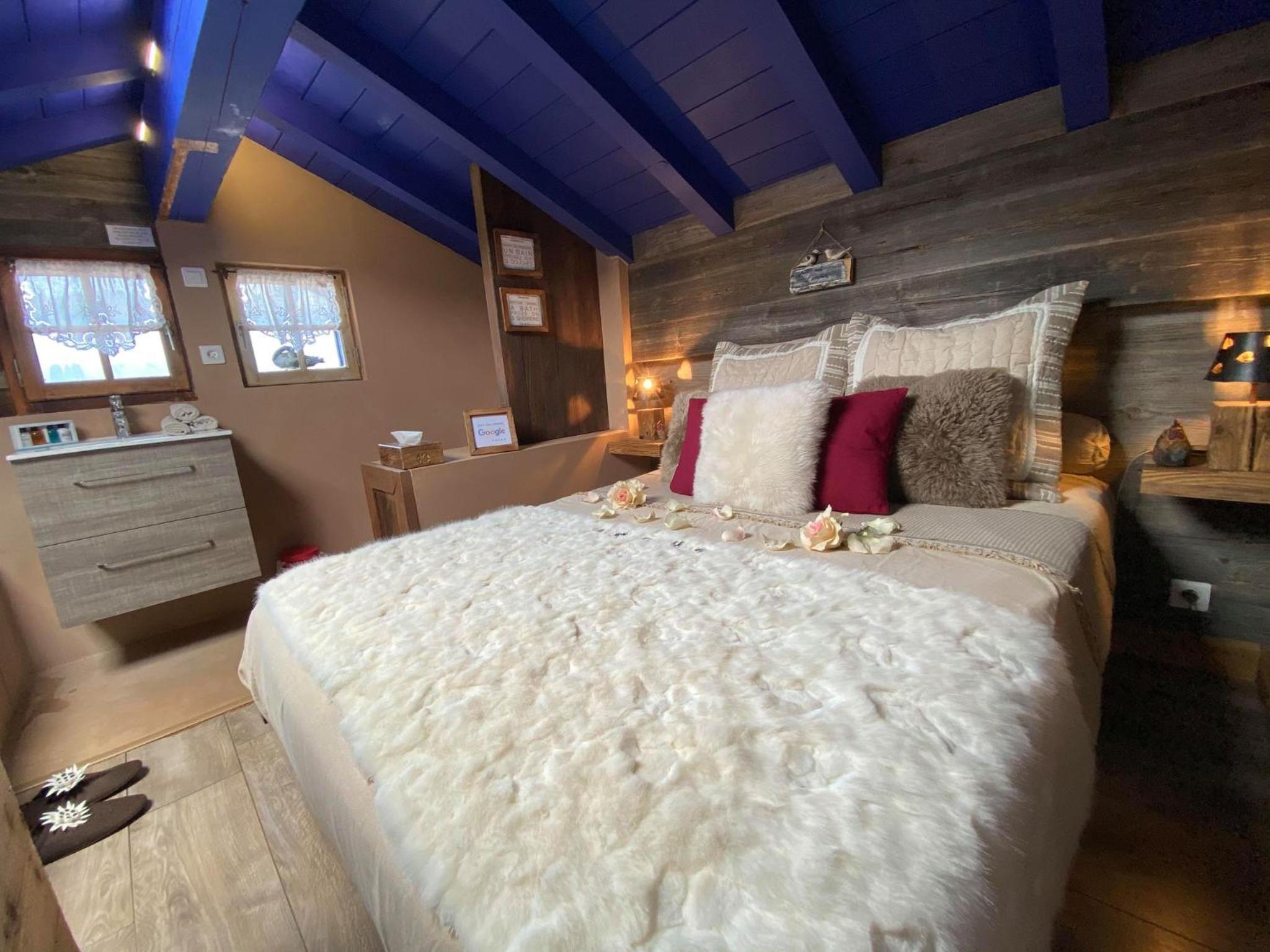 Small Chalet - Photo 18