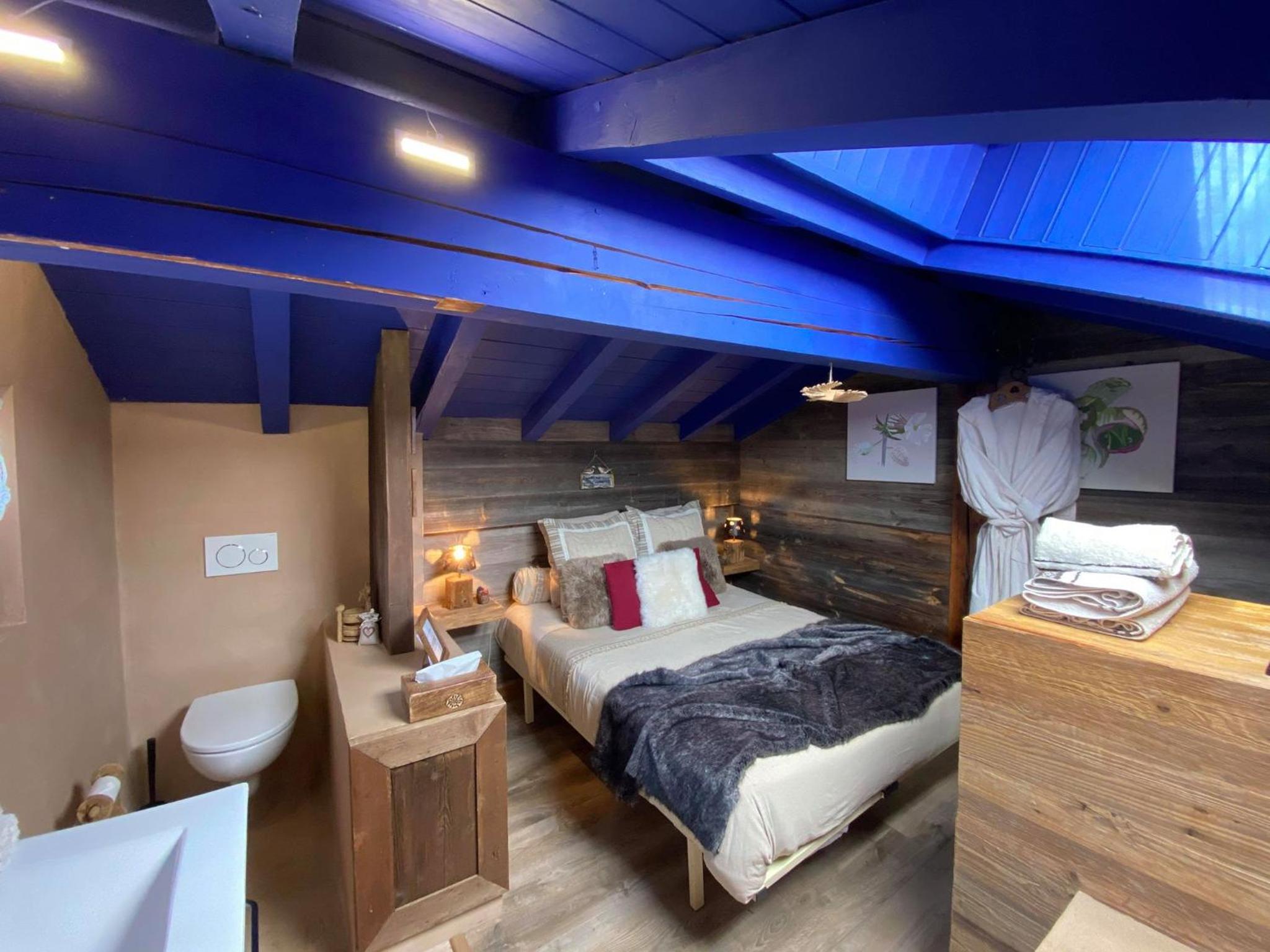 Small Chalet - Photo 19