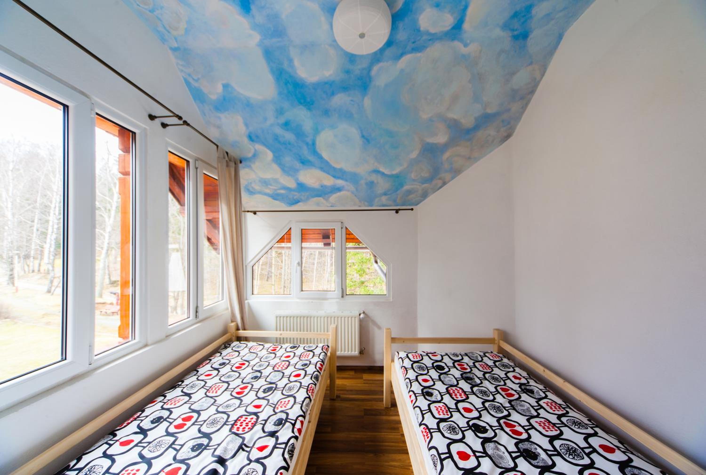 6-Bed Mixed Dormitory Room photo 3