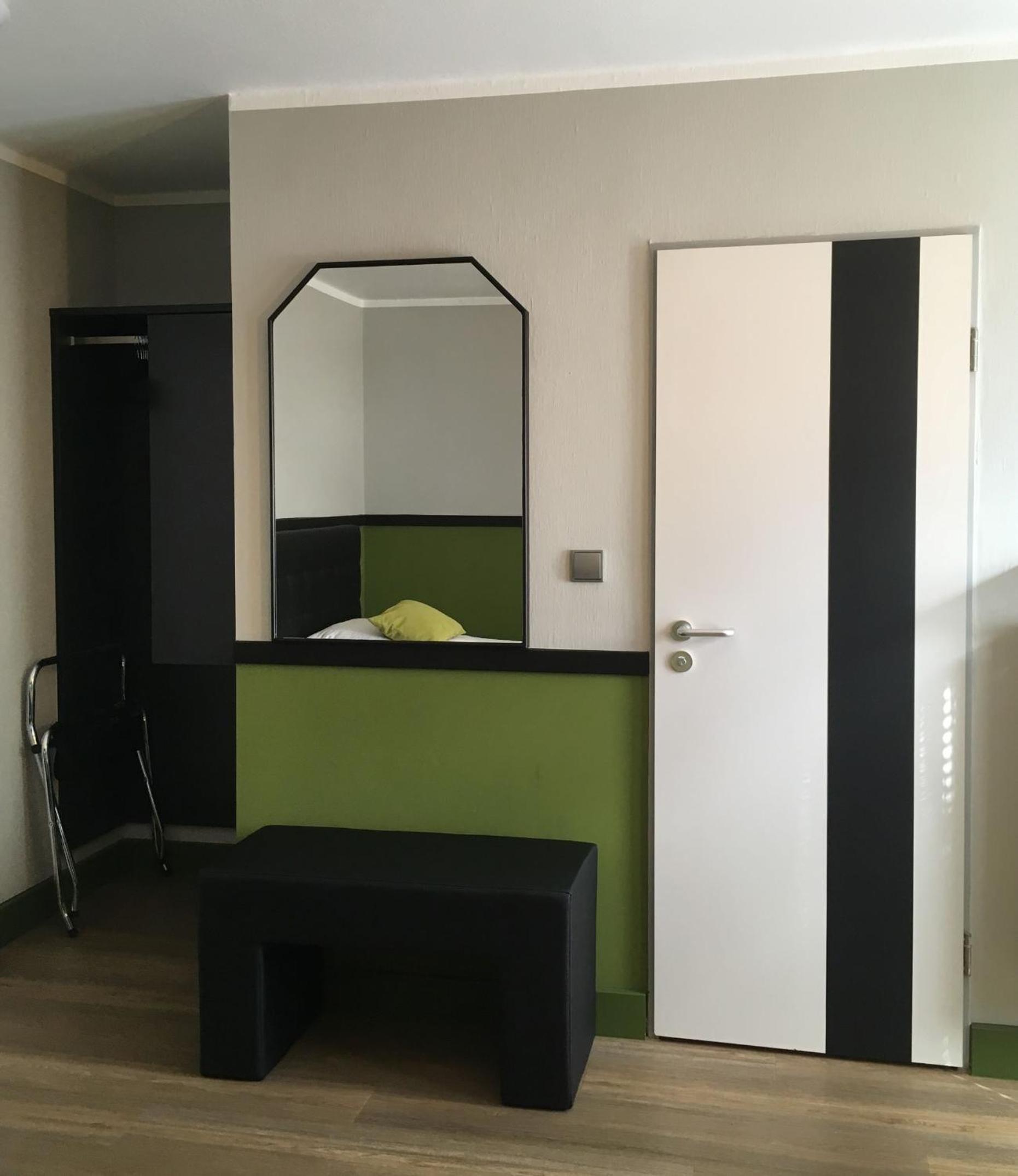 Single Room photo 2
