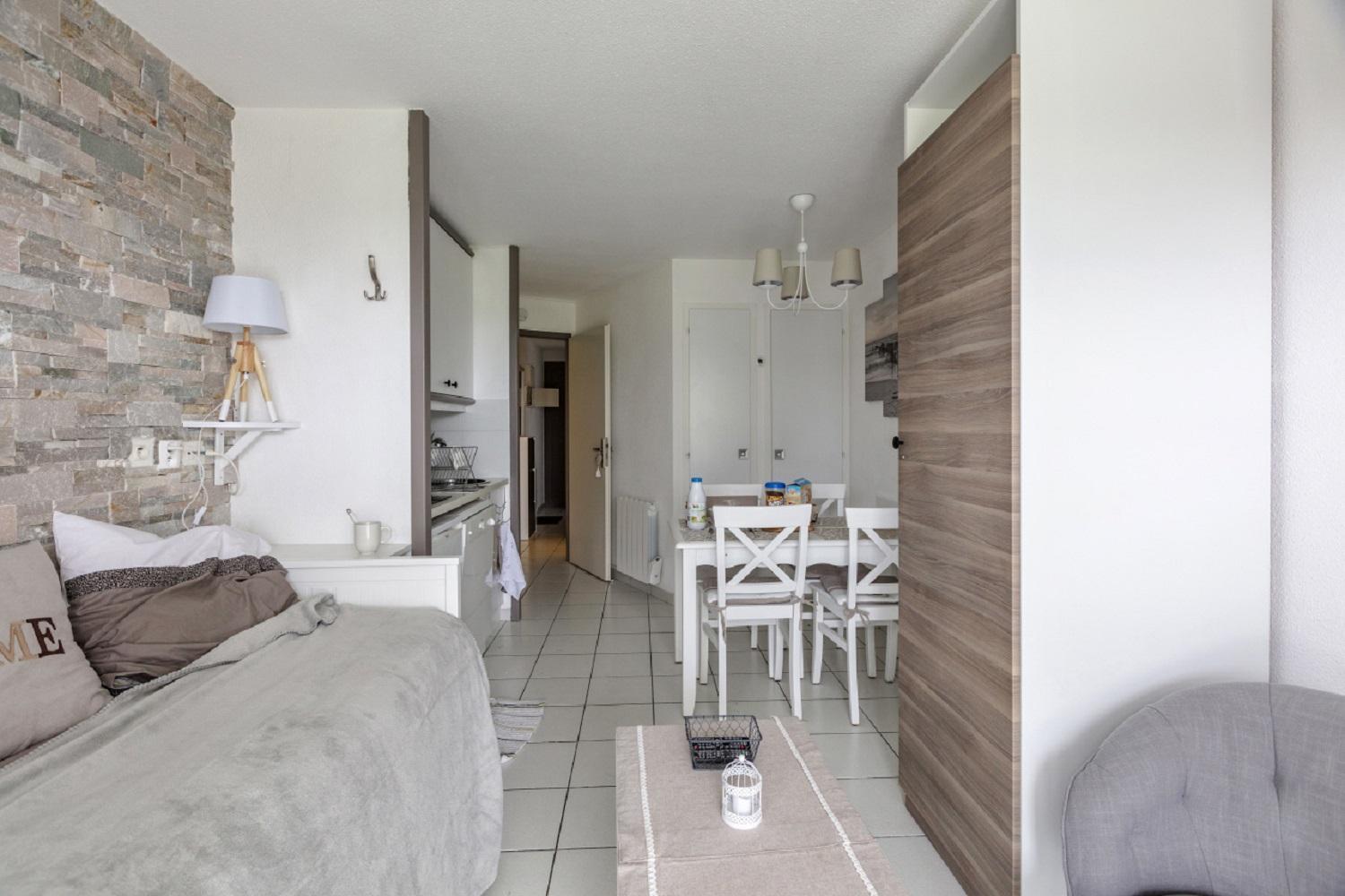 Prestige Studio (4 People)