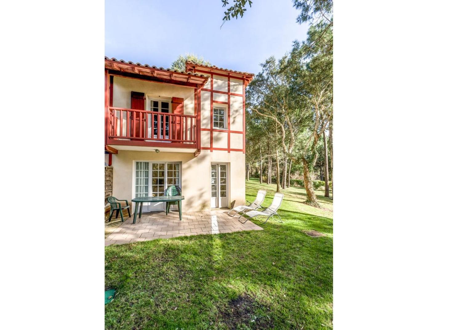 Select Two-Bedroom House (8 People)