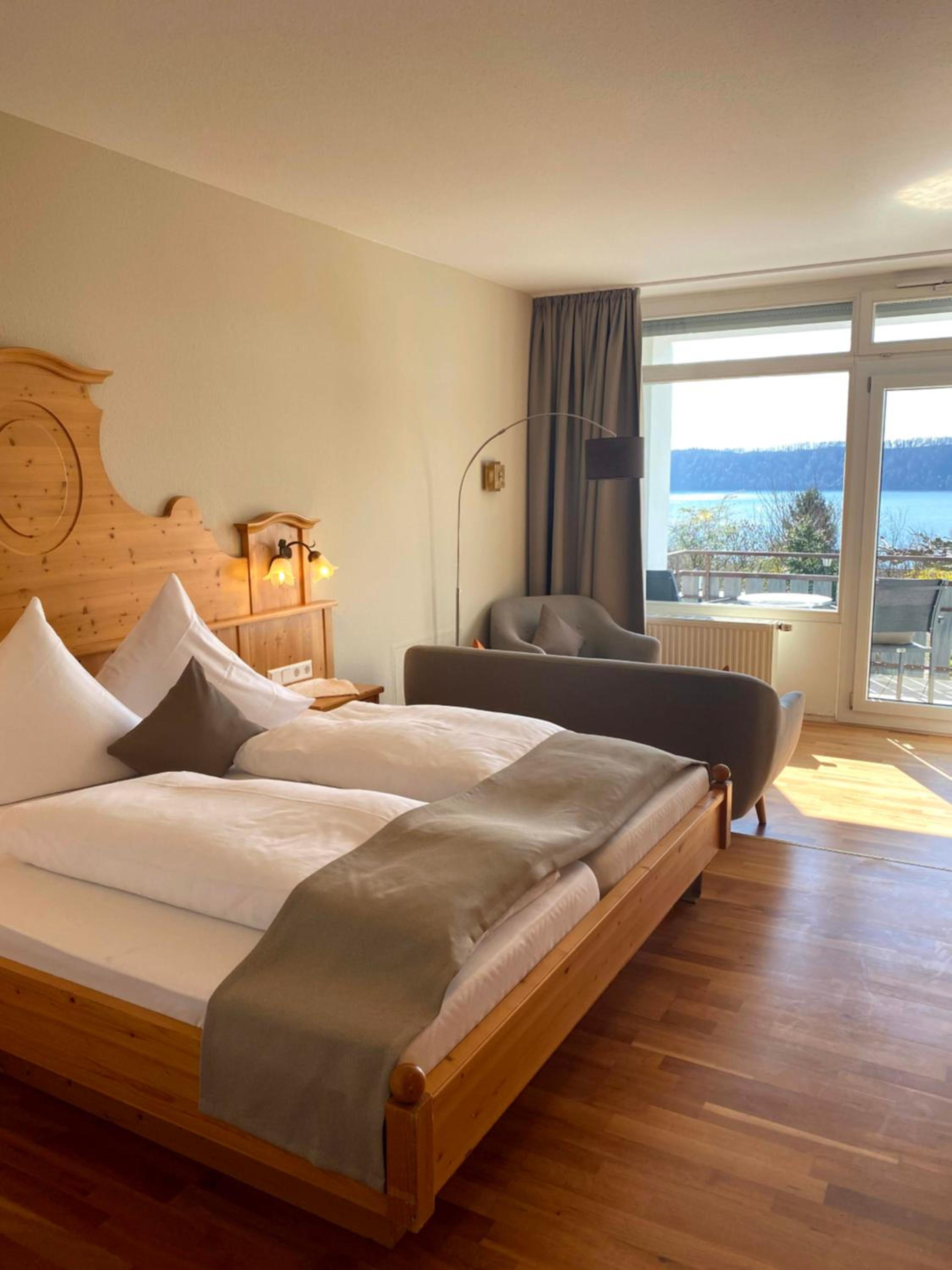 Double Room with Balcony and Sea View