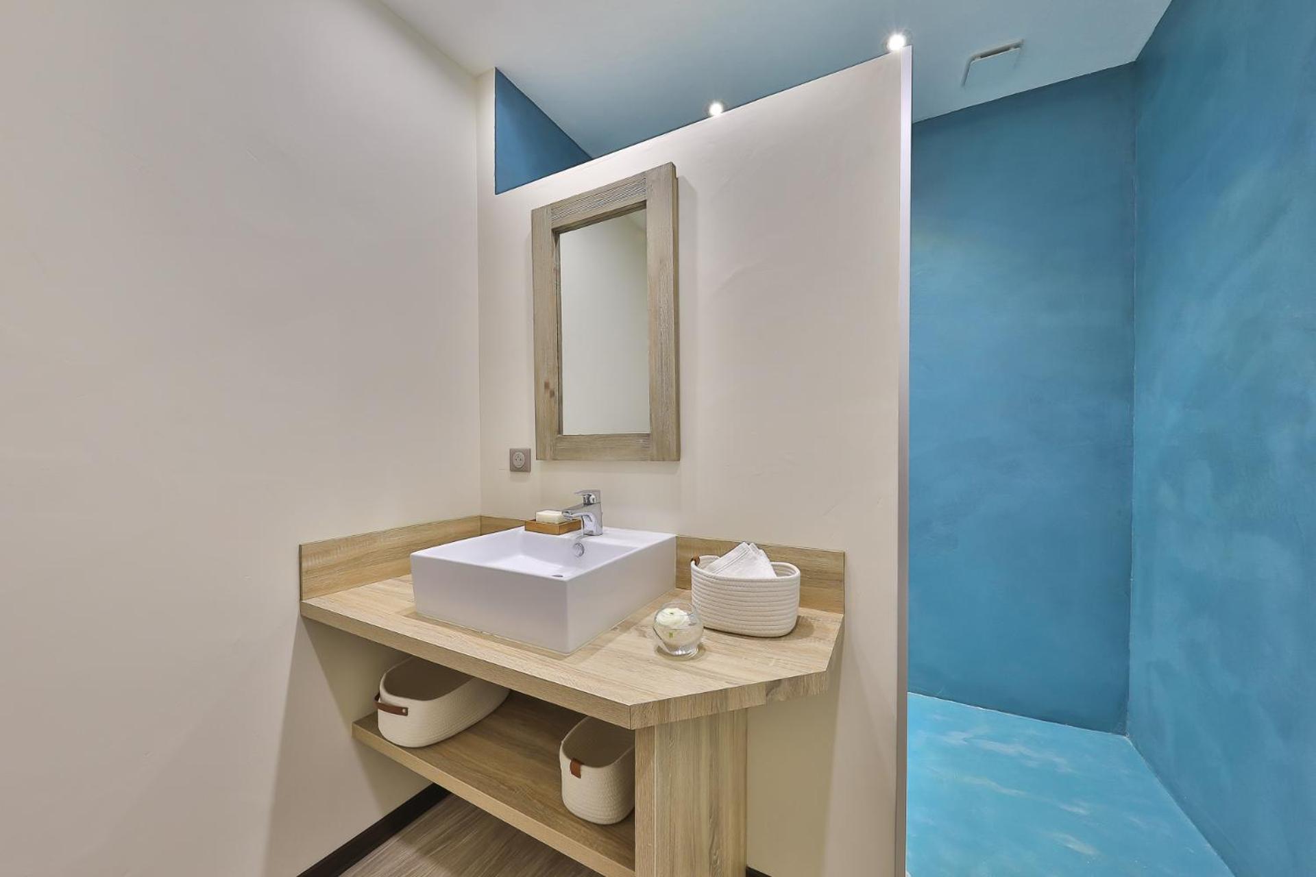 Comfort Triple Room with Shower photo 3