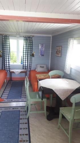 One-Bedroom House - Photo 1