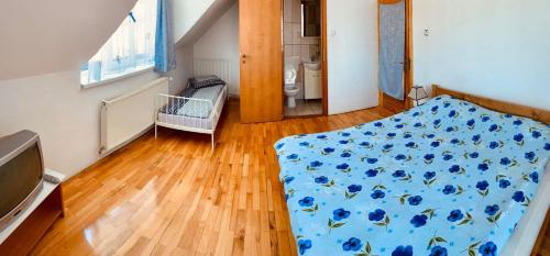 Triple Room with Private Bathroom photo 1