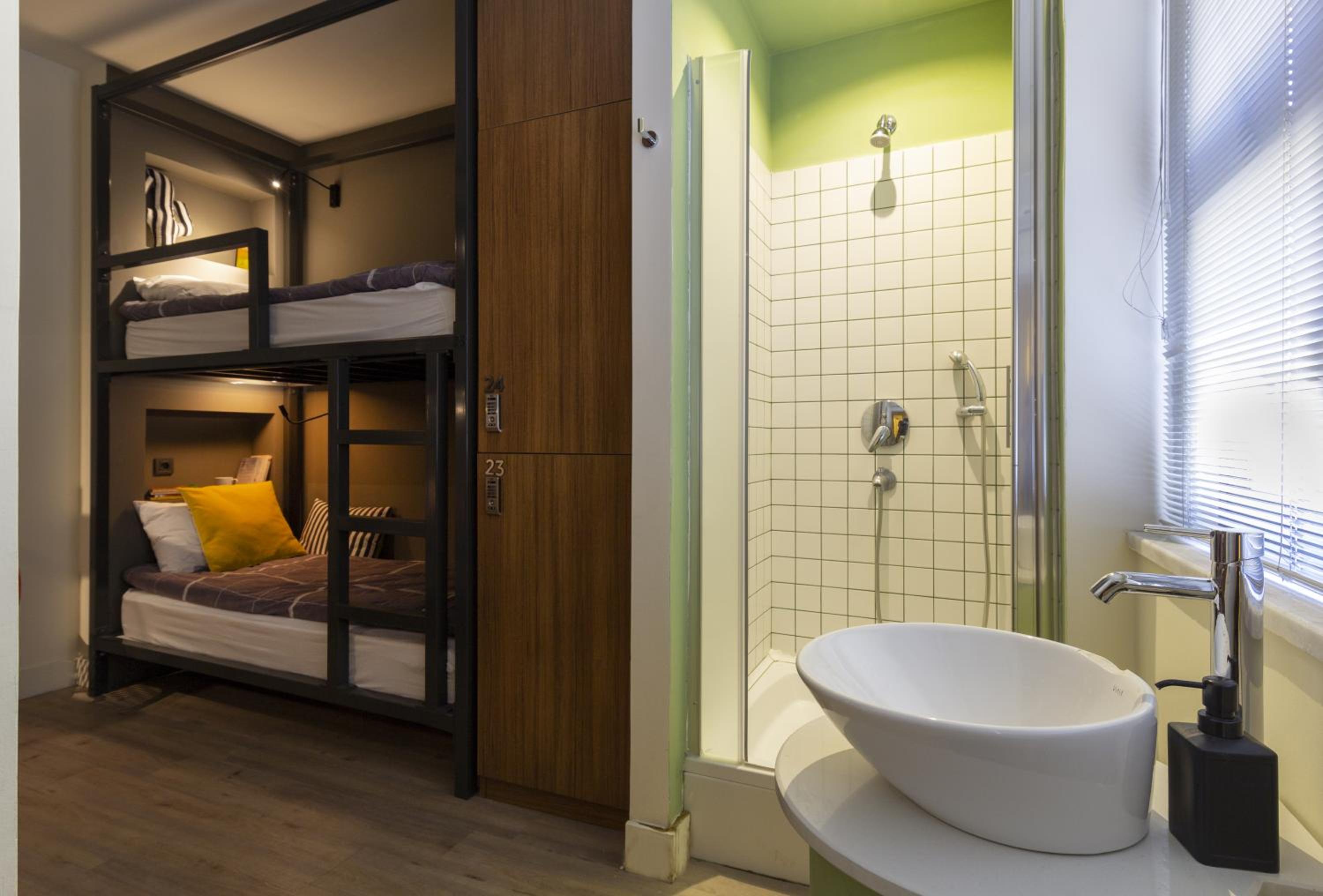Bed in 4-Bed Dormitory Room photo 2